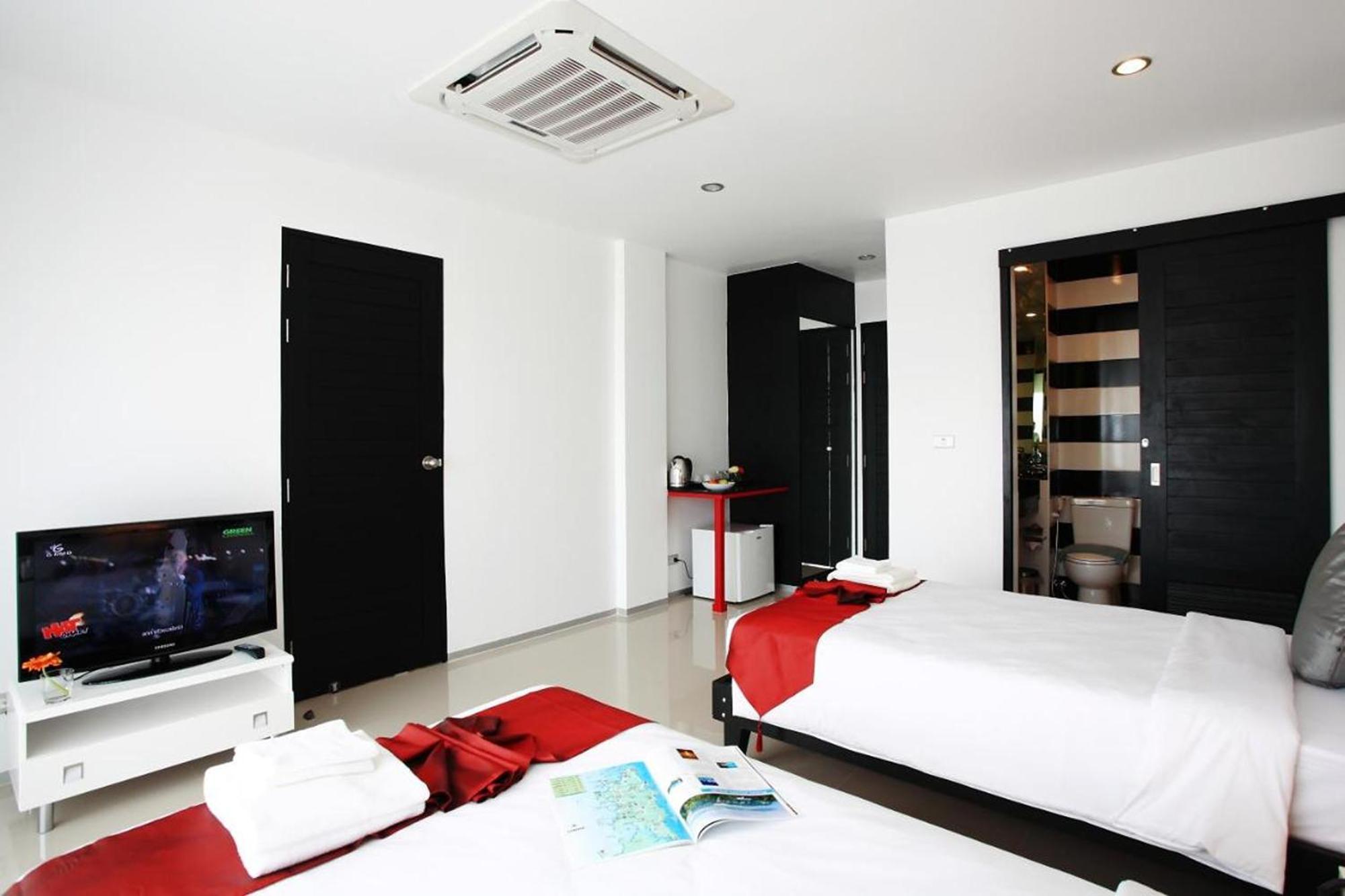 One World One Naiharn Hotel 3*