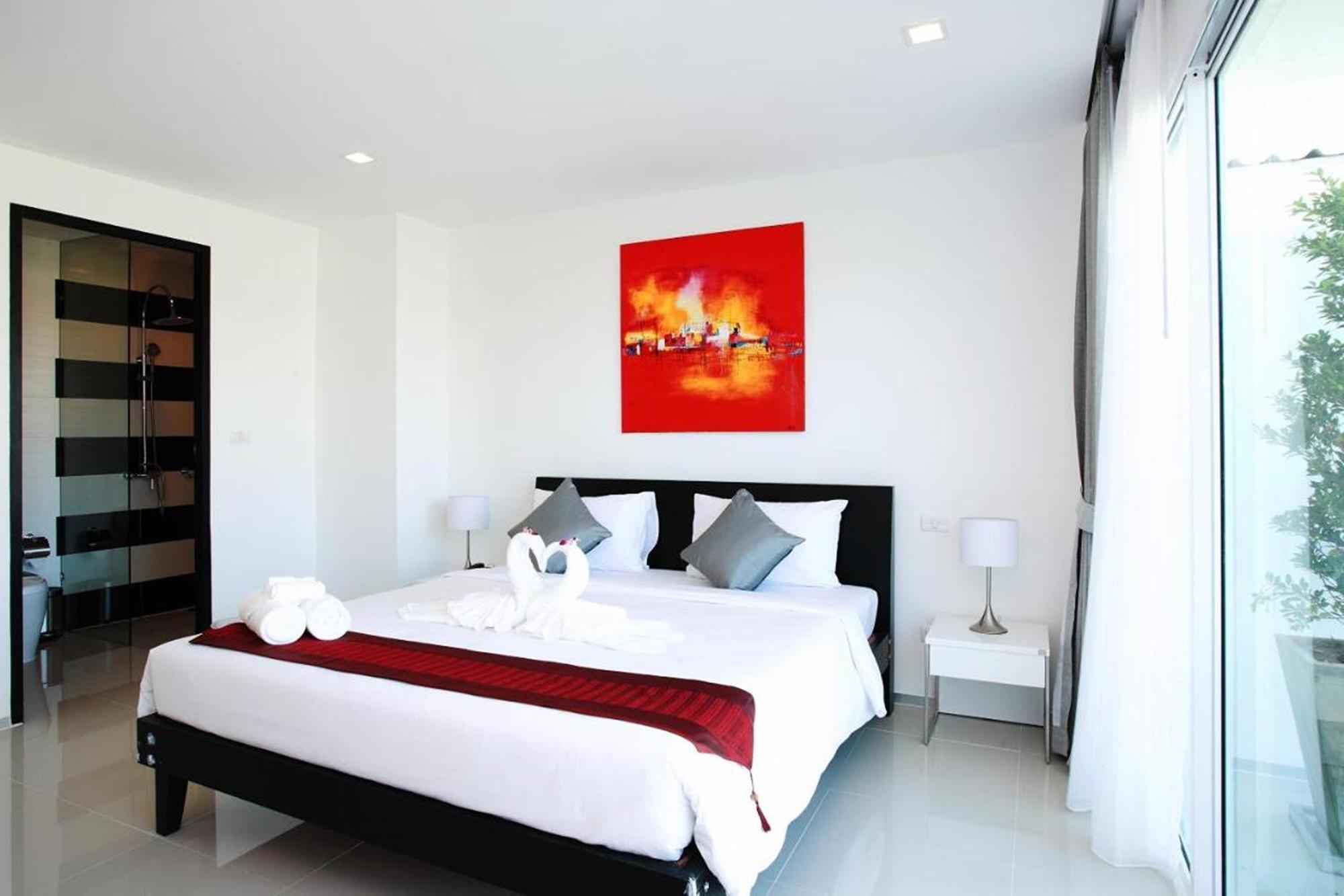 Hotel One World One Naiharn