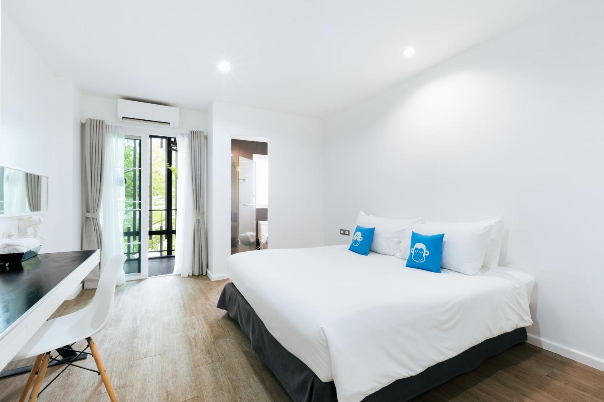 Blu Monkey Hotel