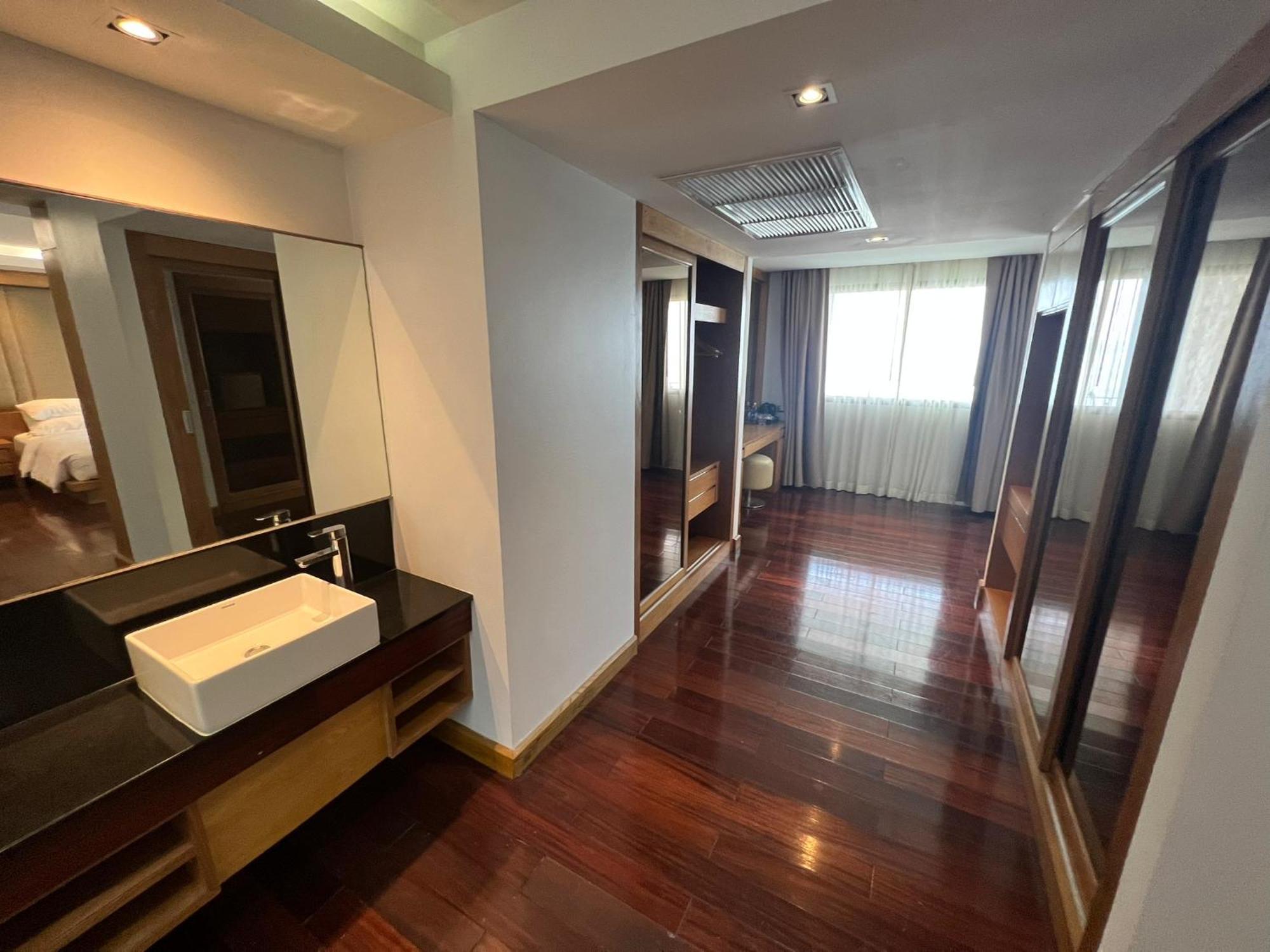 Resort The Nchantra Beachfront