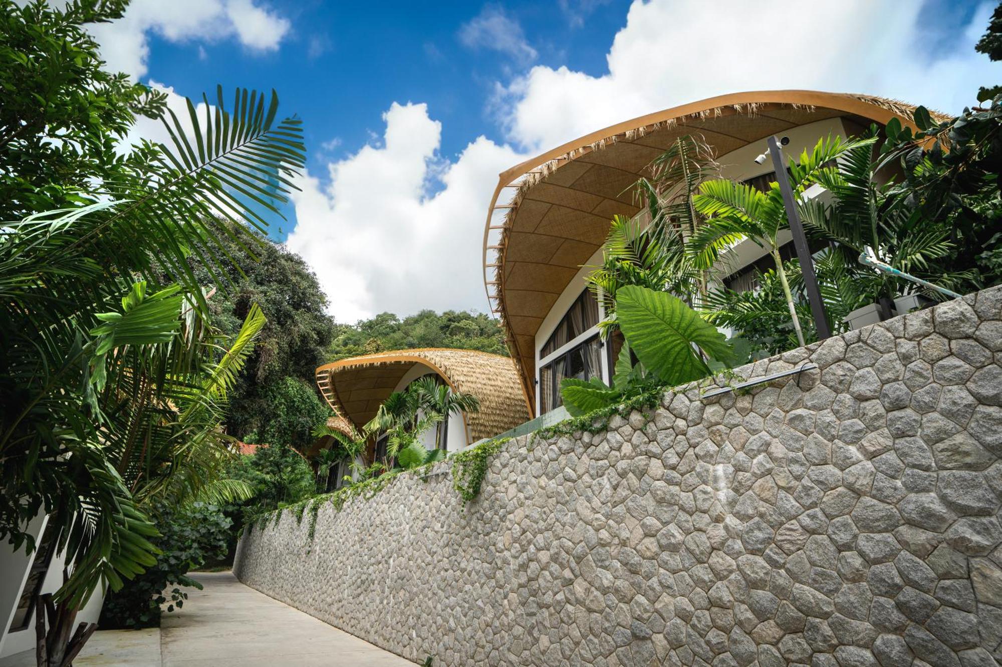 Three monkeys villas Hotel 5*
