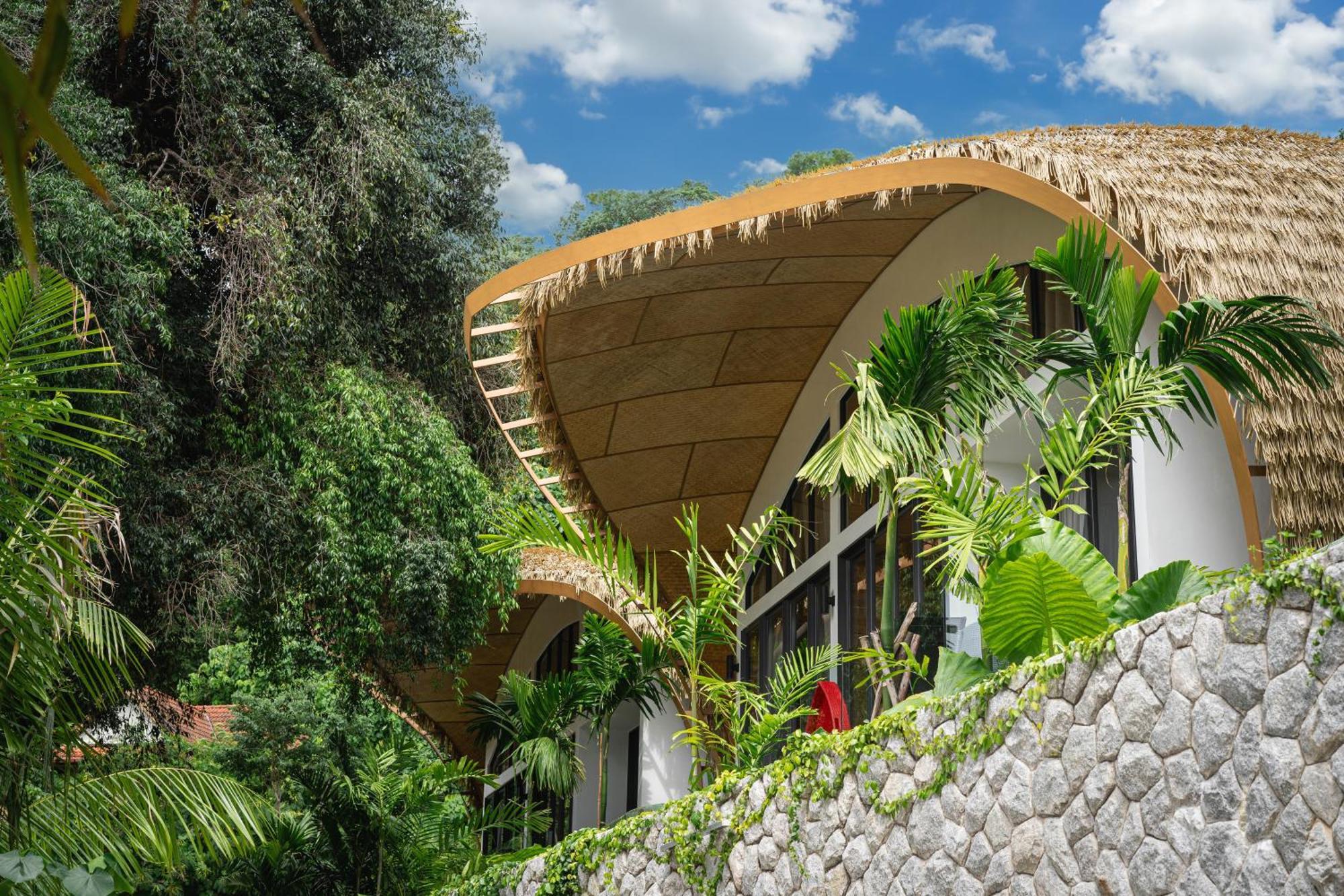 Three monkeys villas Hotel