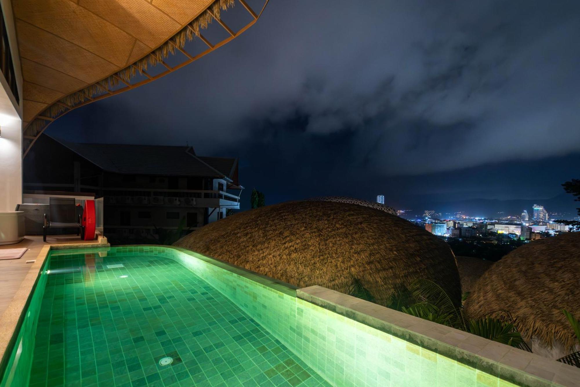 Three monkeys villas 5* Patong