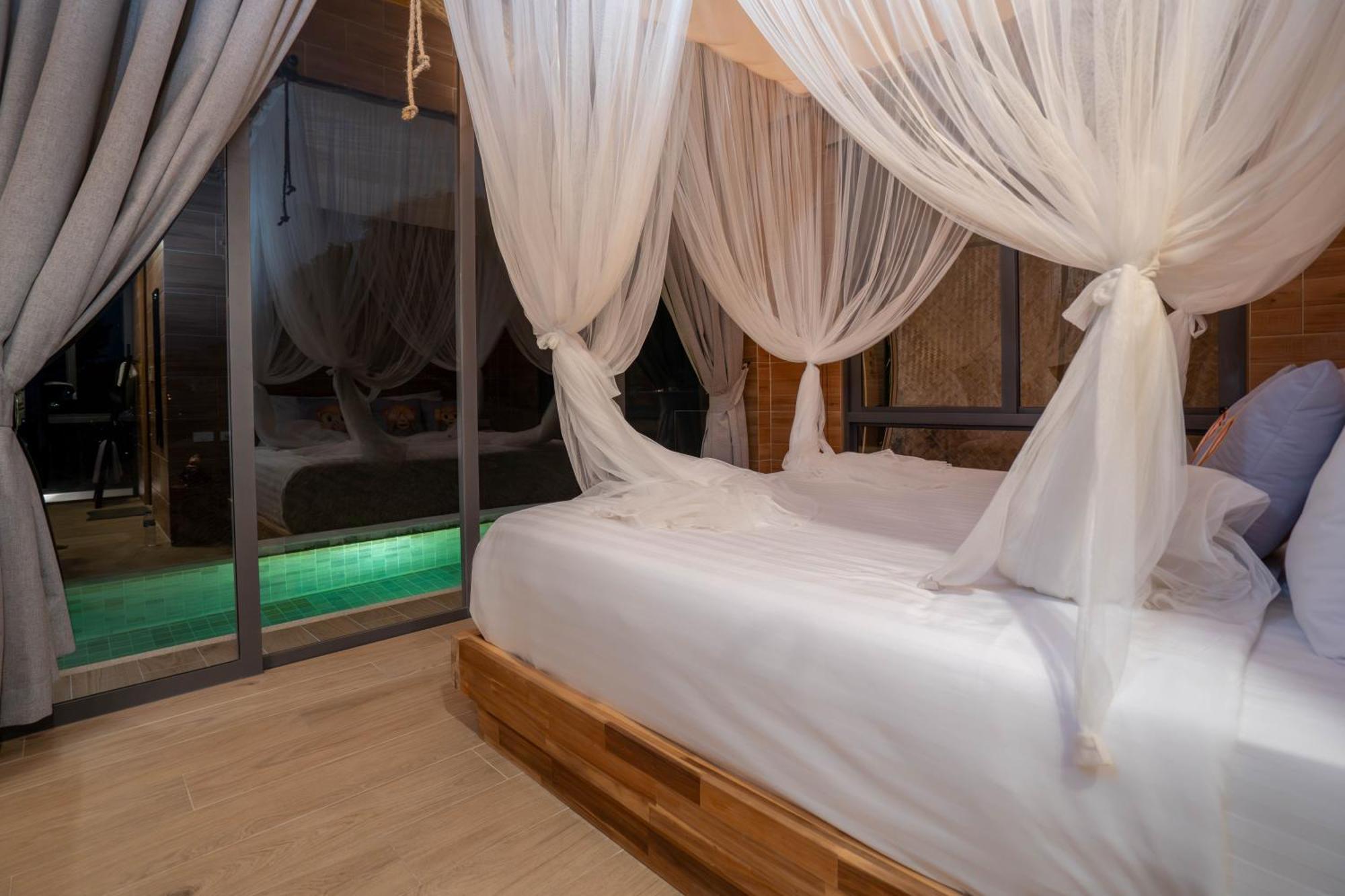 Three monkeys villas Patong