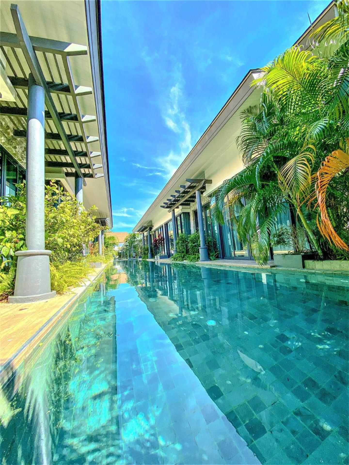 Tajh Pool Chalong