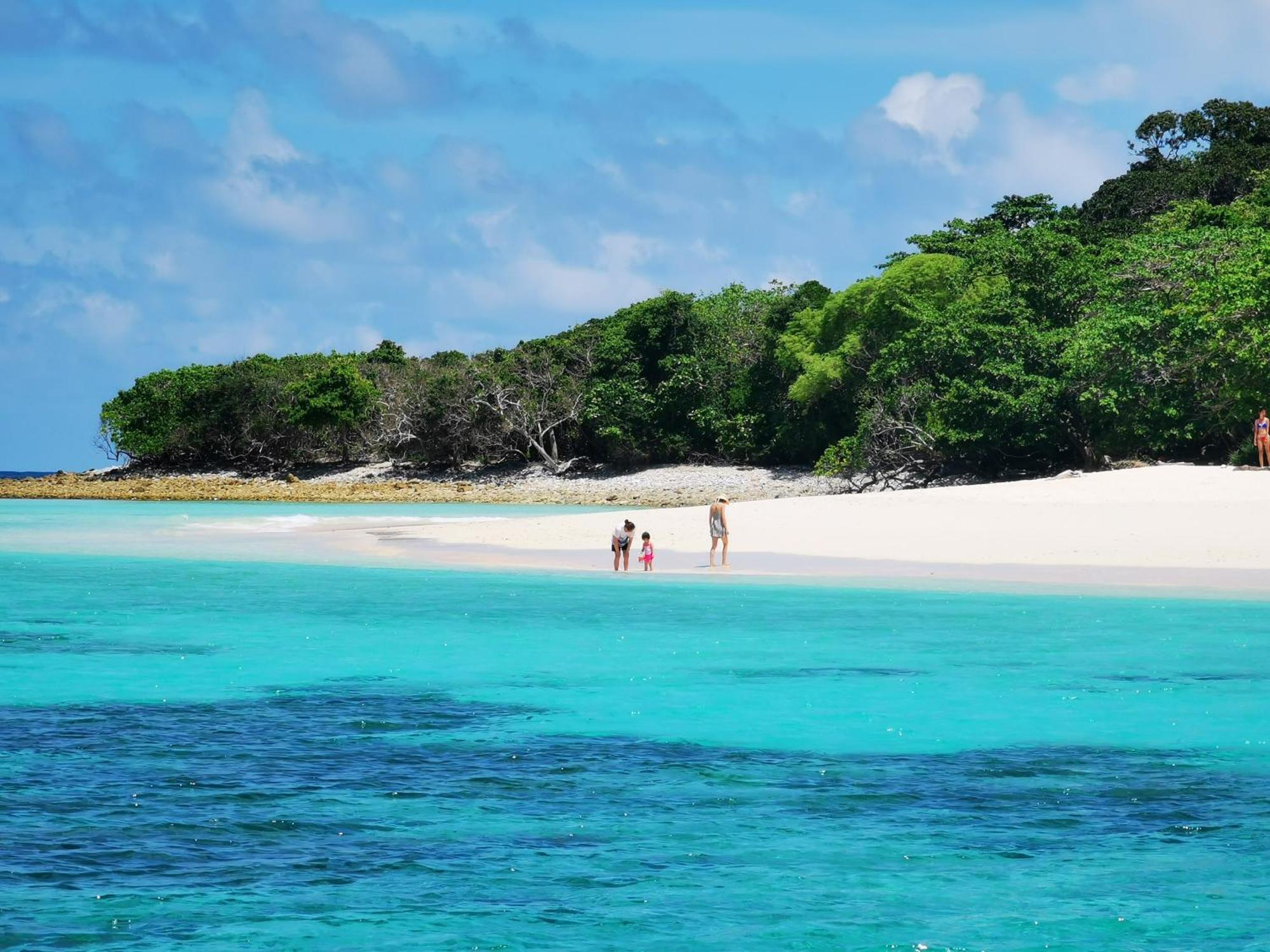 Villa Beachside Luxury Villa: Private Pool & Modern Comforts
