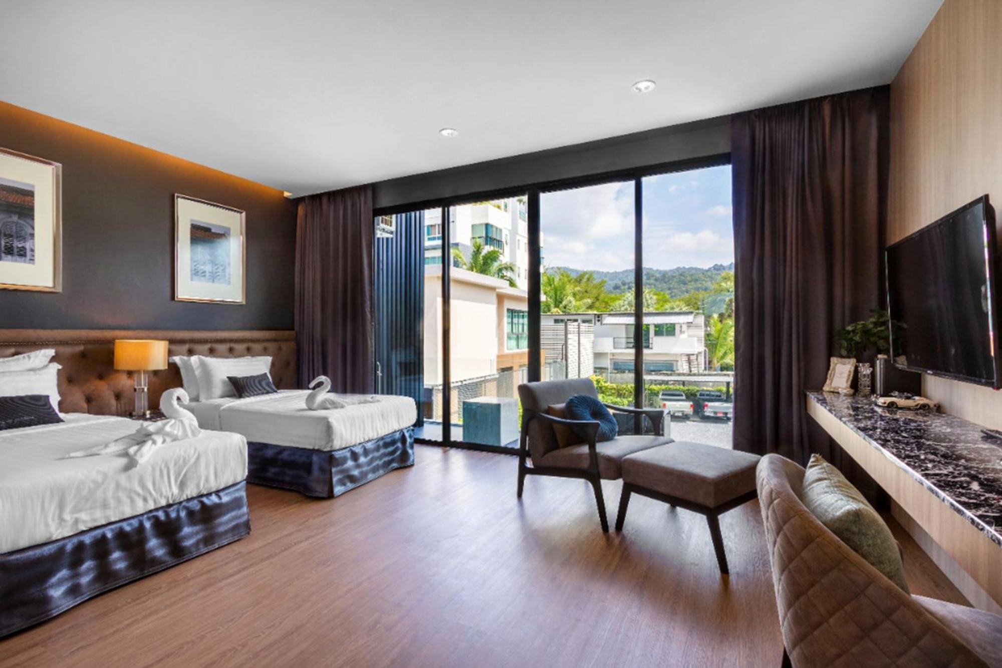 Beachside Luxury Villa: Private Pool & Modern Comforts Kamala Beach