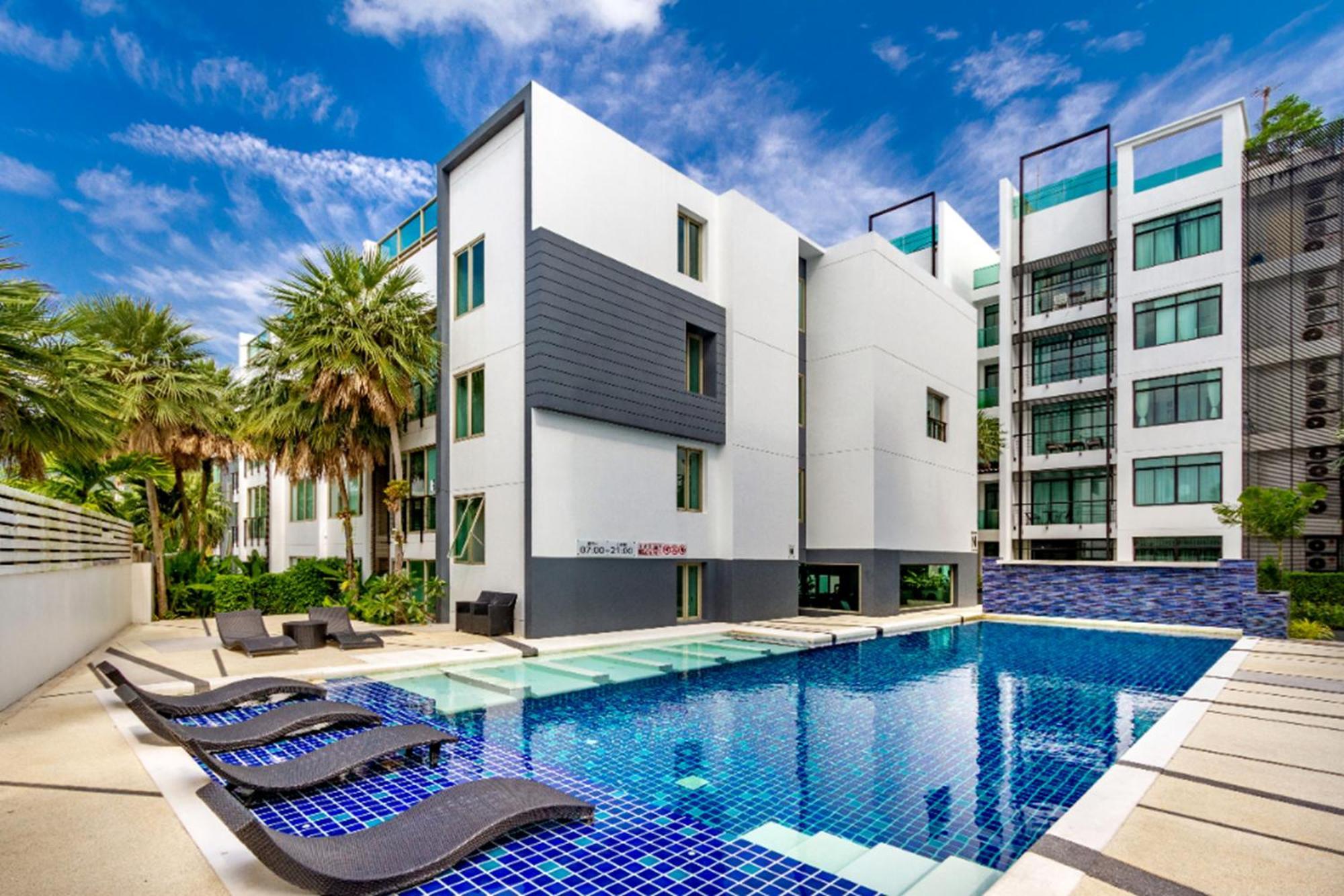 Villa Beachside Luxury Villa: Private Pool & Modern Comforts