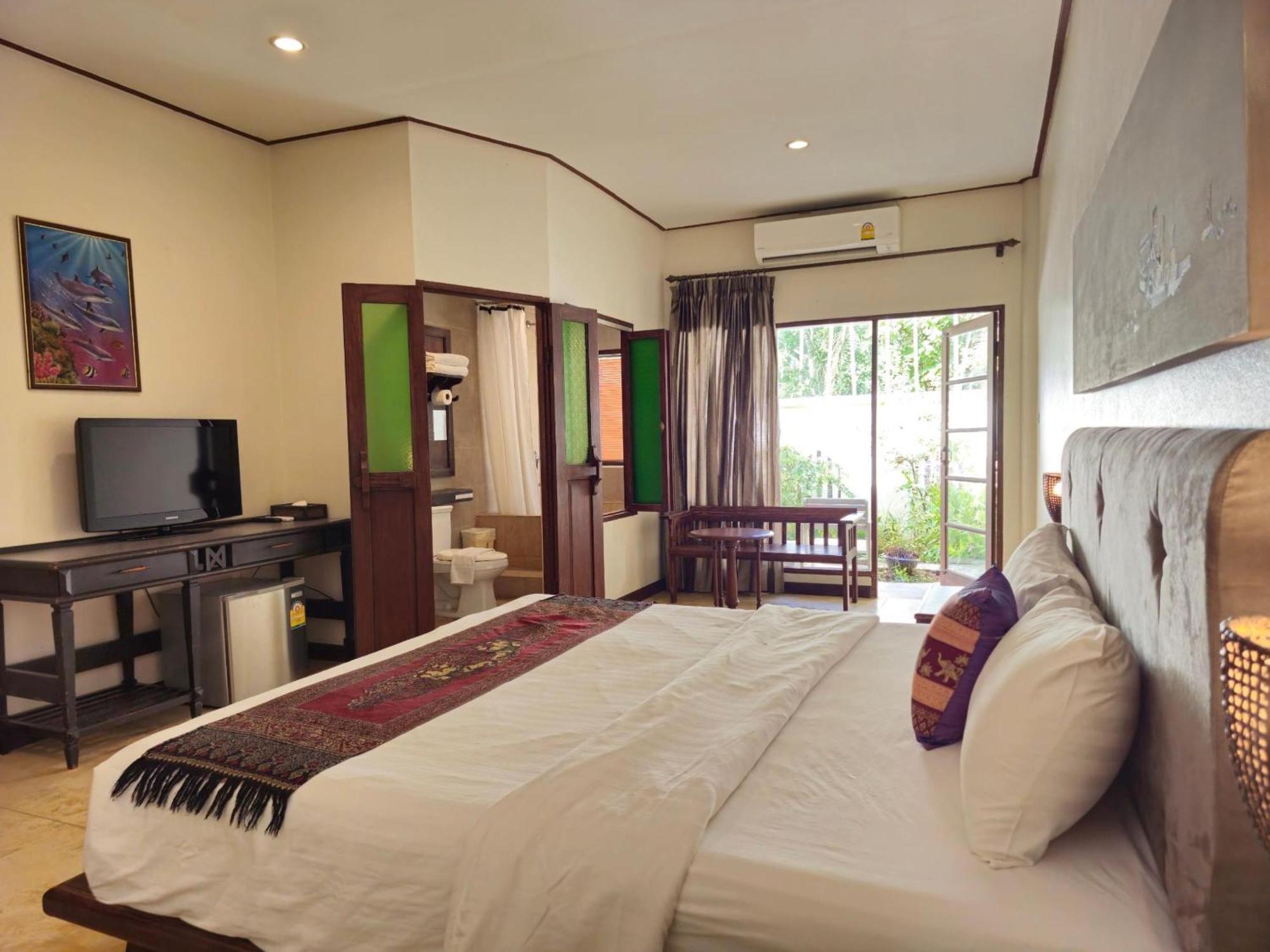 Baan 4*