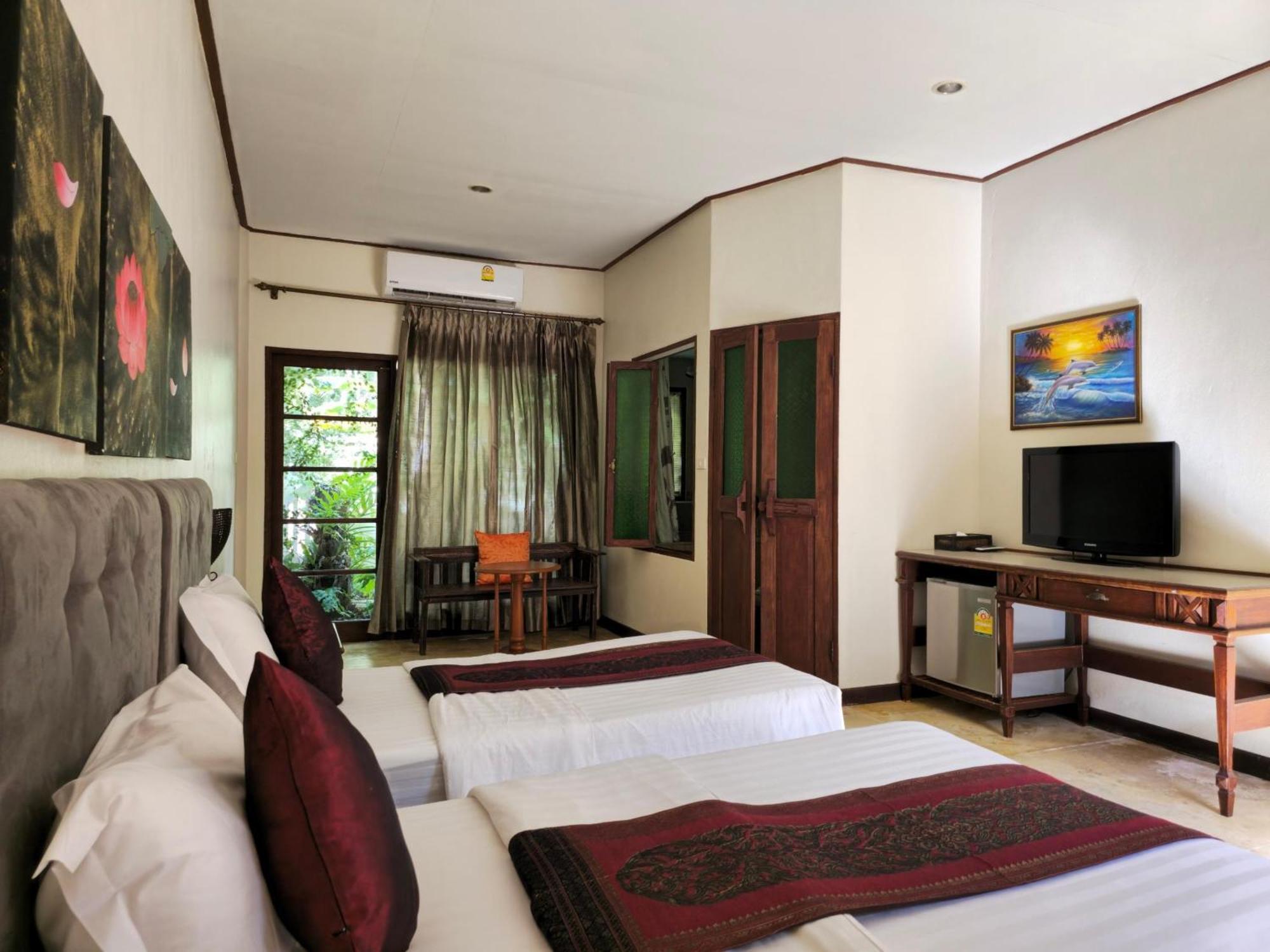 Baan 4*