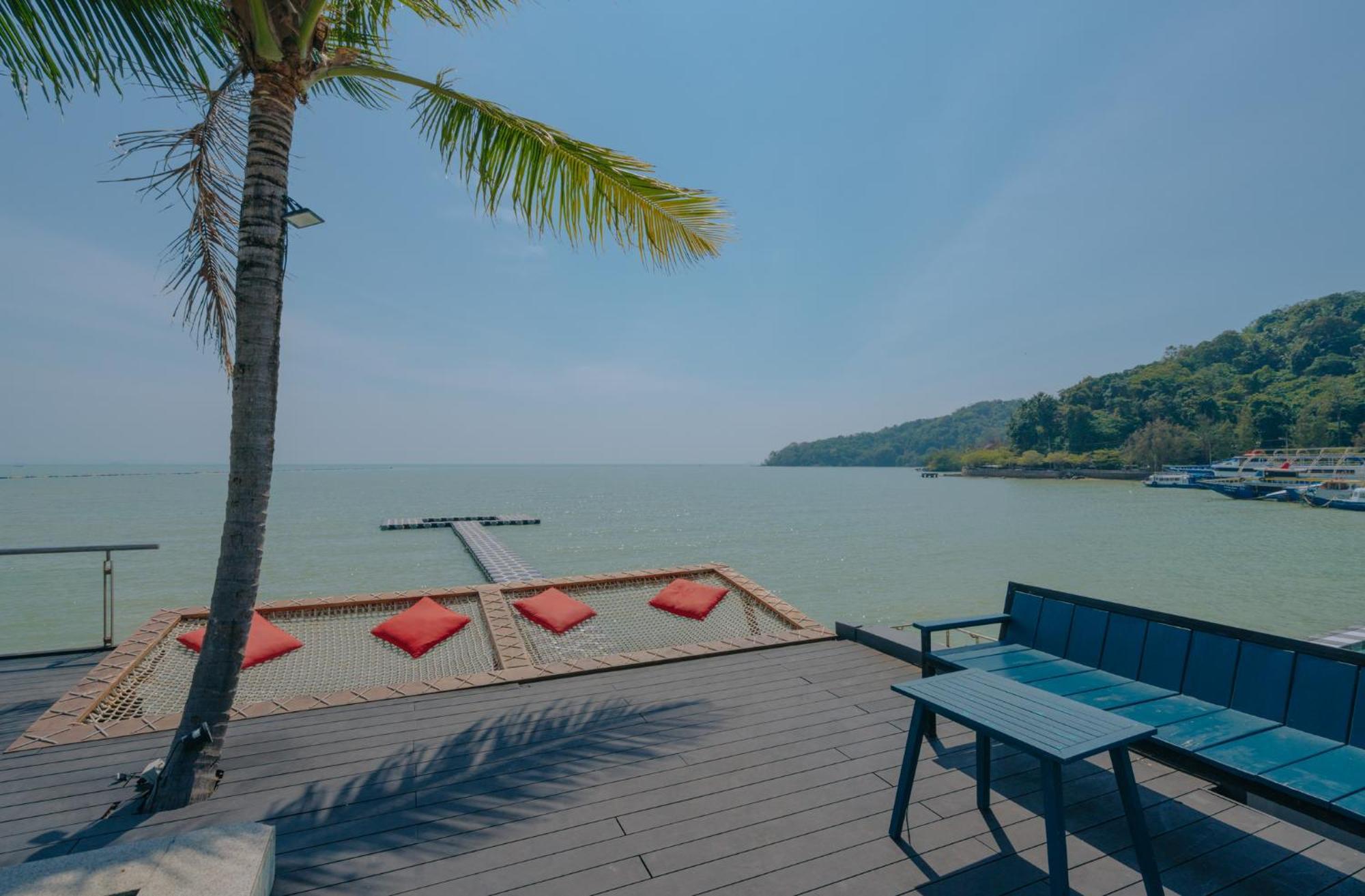 Hotel Tide Phuket Beachfront 5*