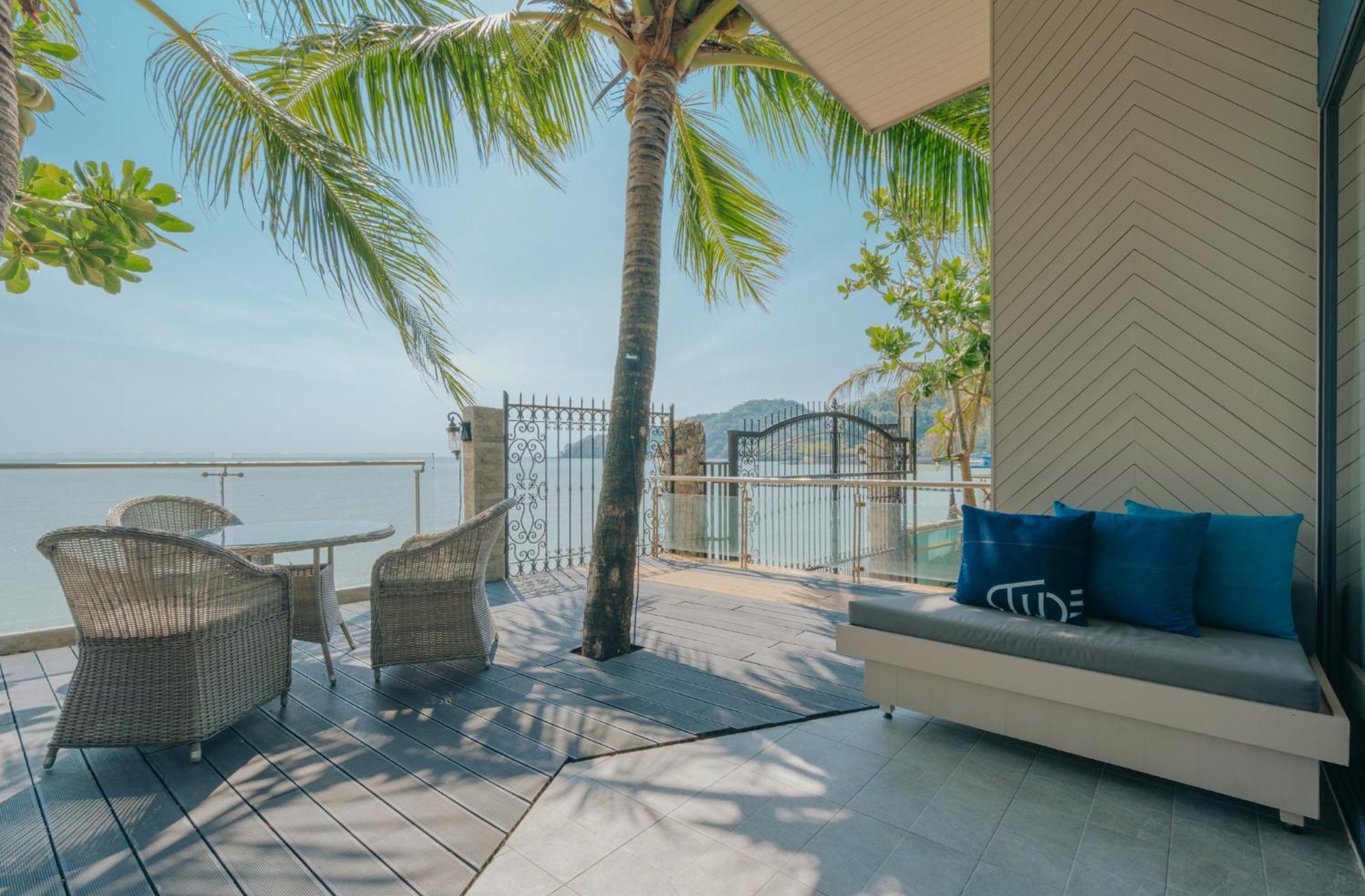 Hotel Tide Phuket Beachfront Hotel 5*