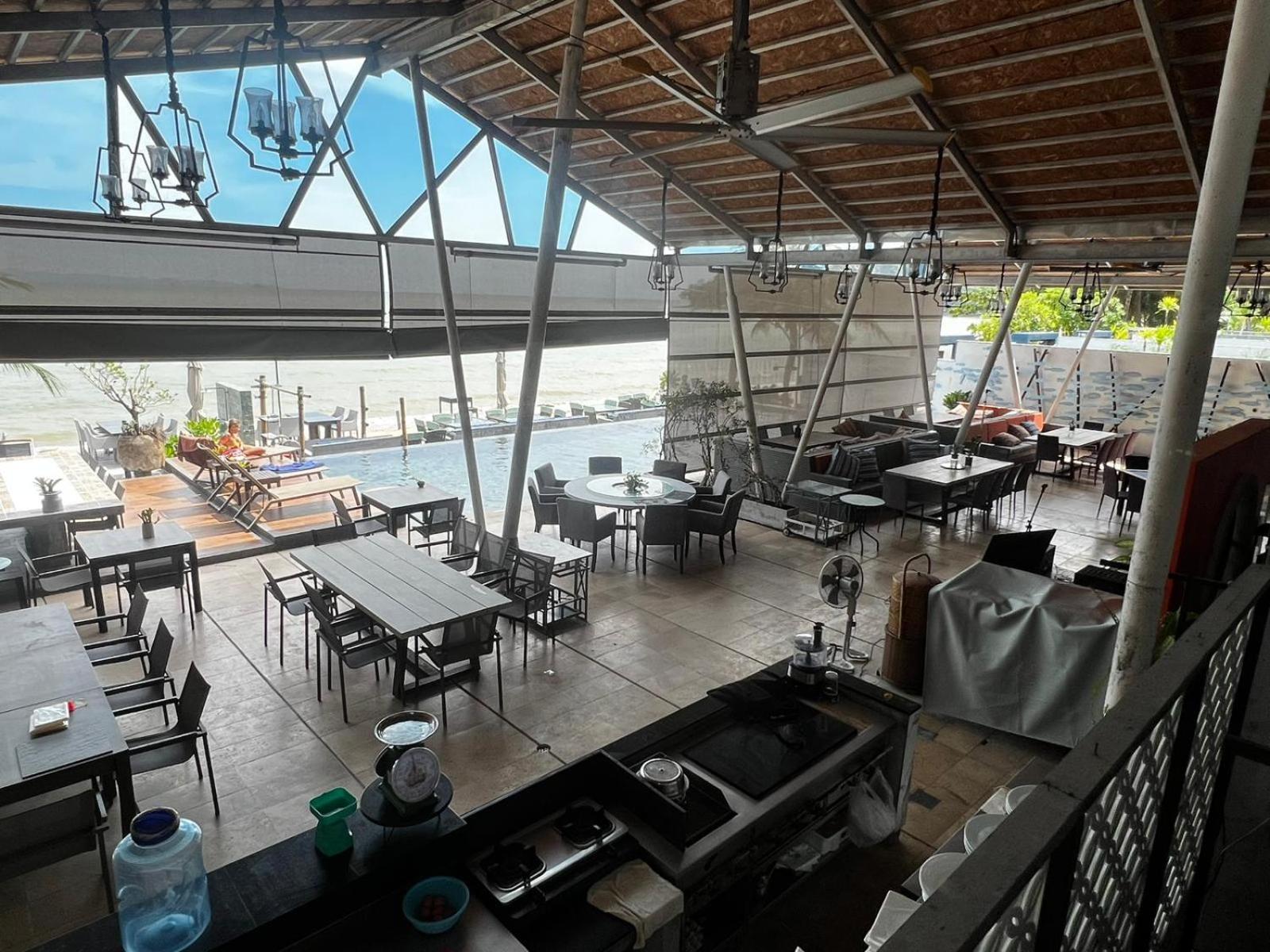 Resort The Nchantra Beachfront Phuket