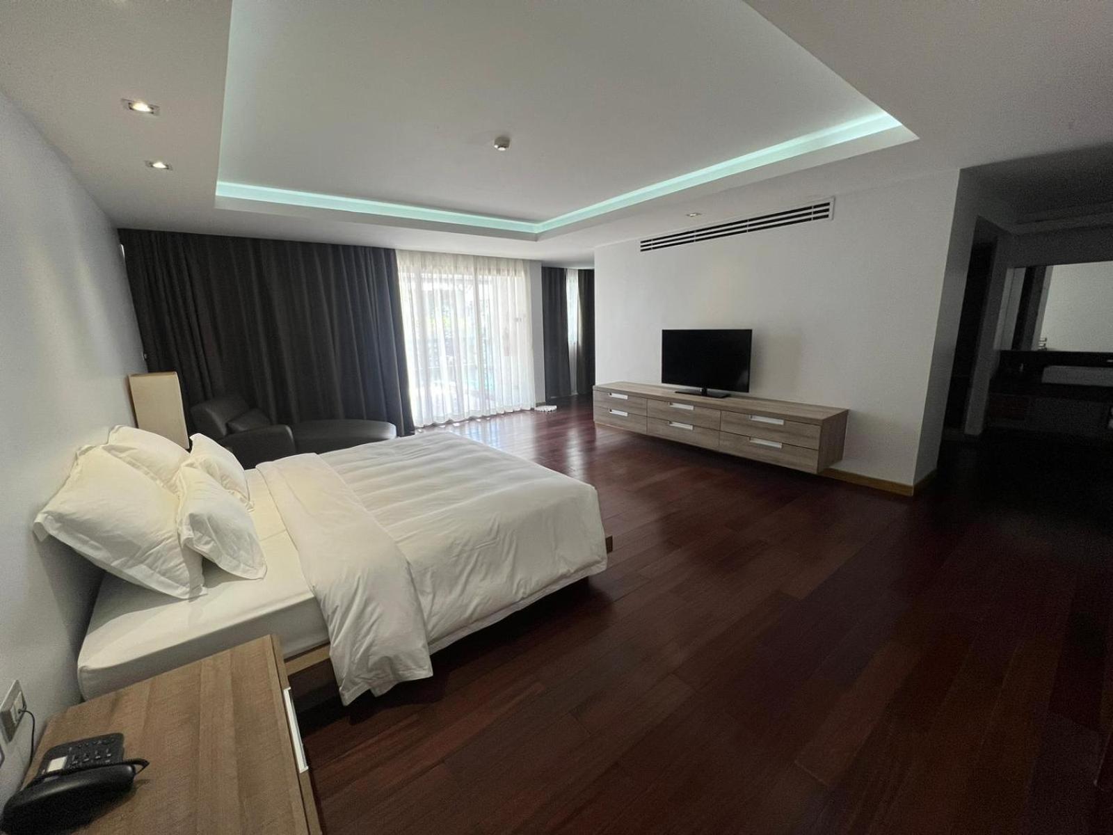 Resort The Nchantra Beachfront *