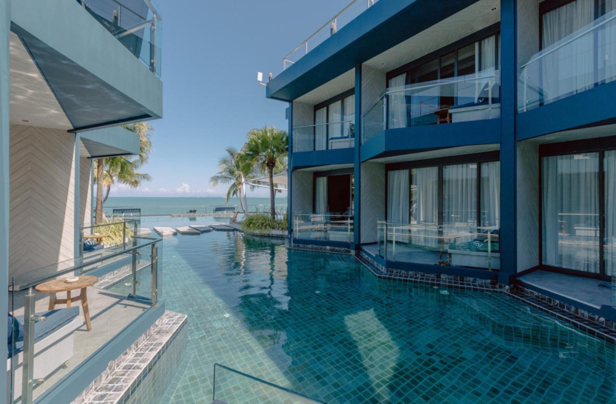 Hotel Tide Phuket Beachfront Hotel