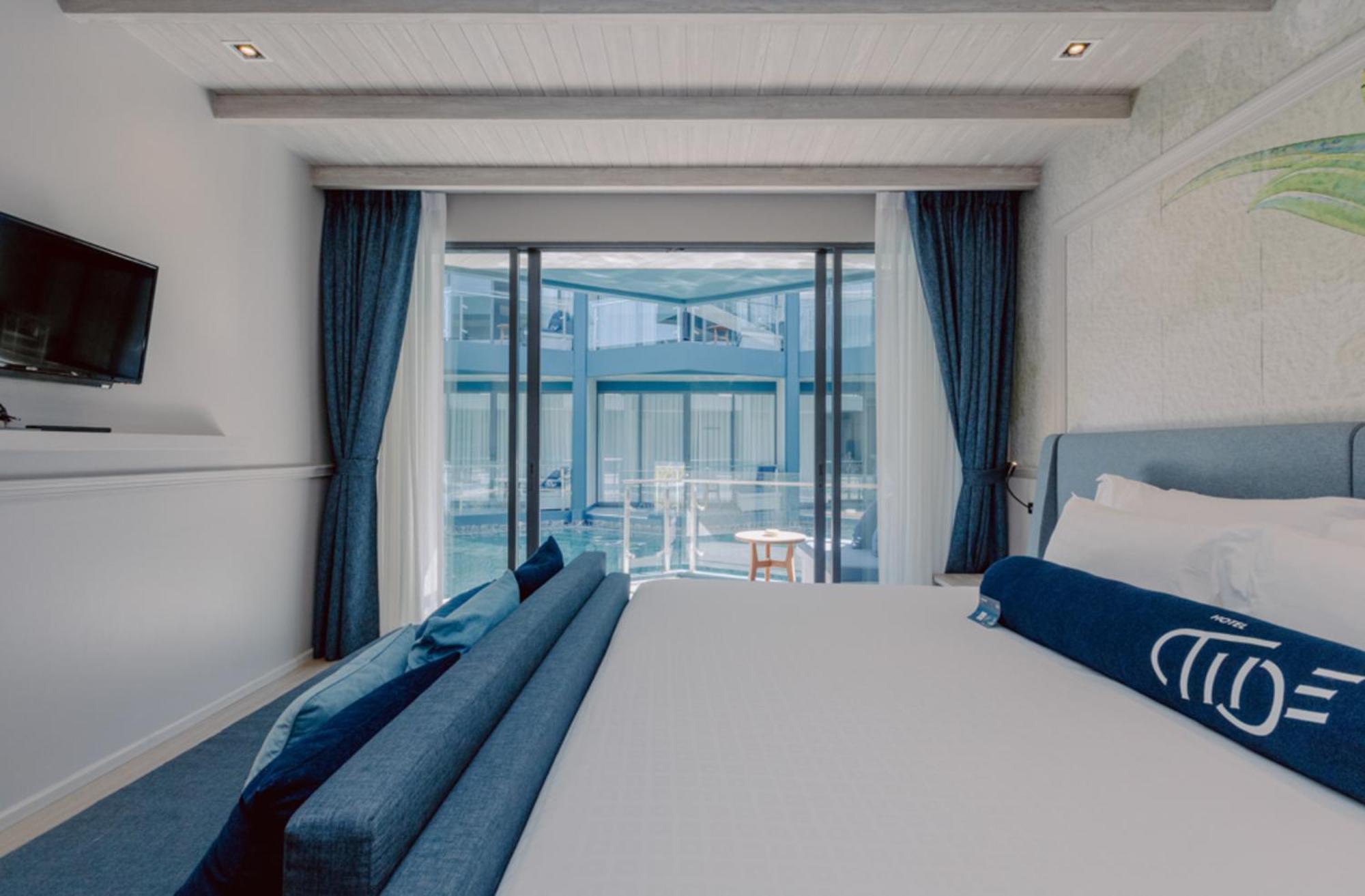 Hotel Tide Phuket Beachfront