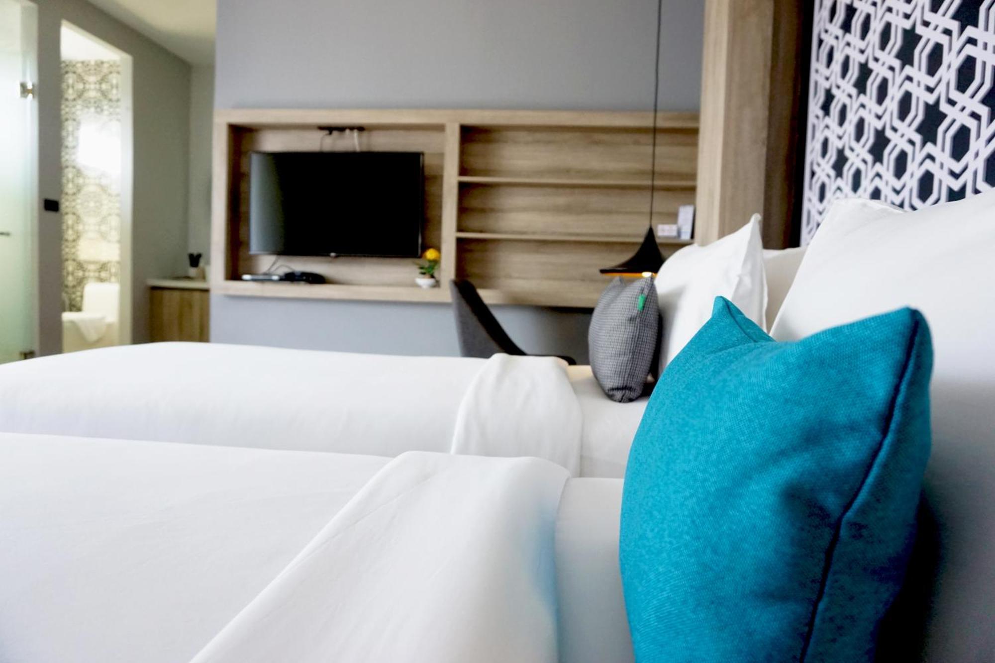 Resort The Chalong Sha 4*