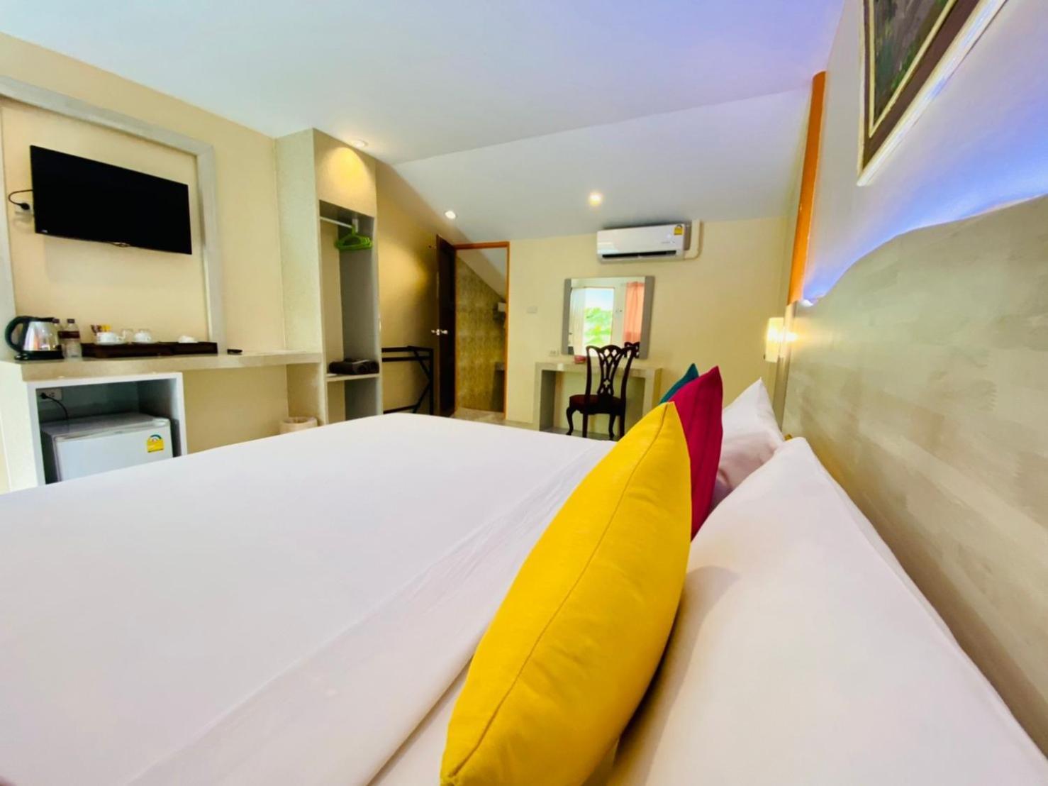 Resort Aochalong & - Sha Phuket