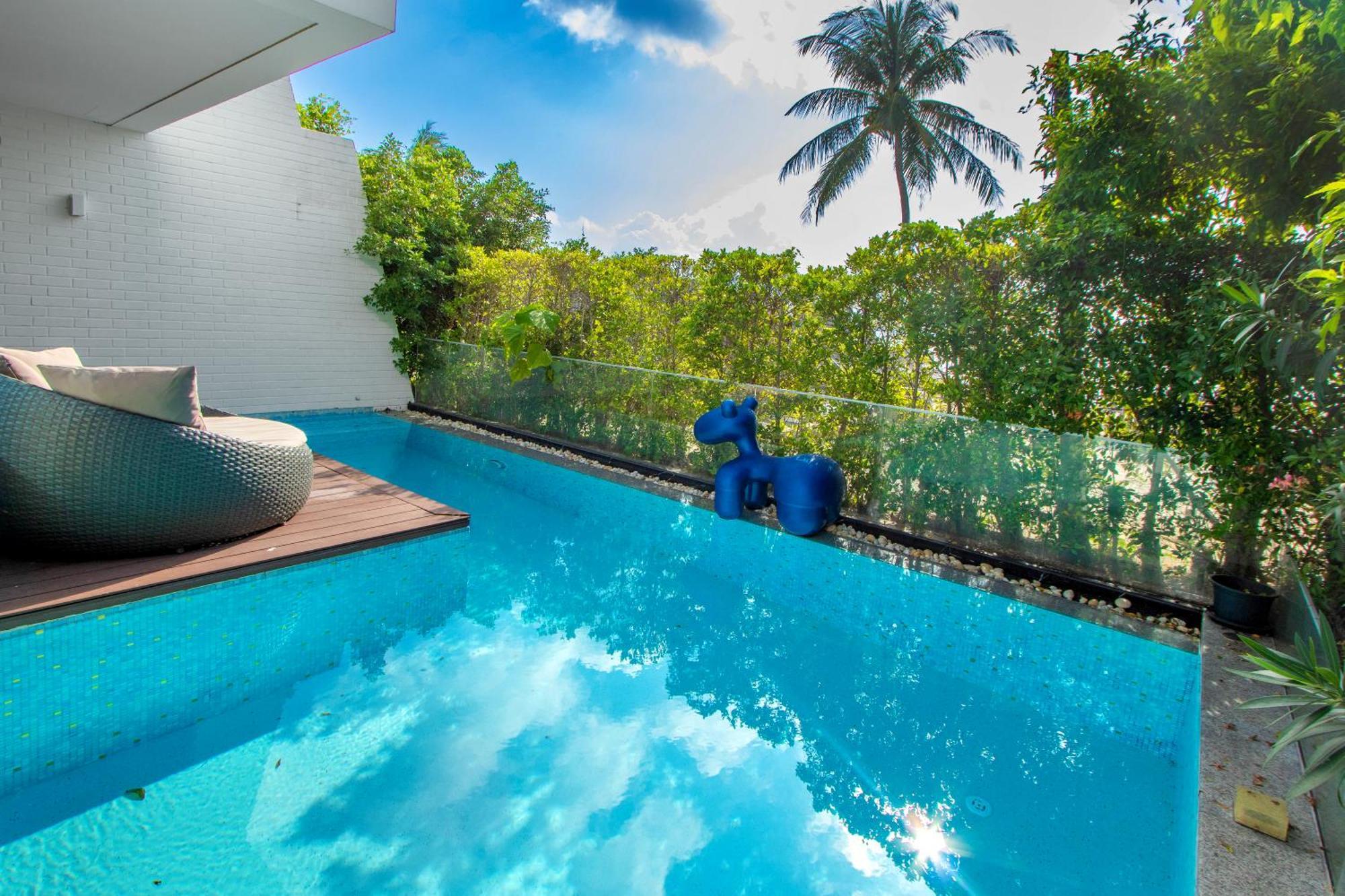 Villa 【beach Front】海景沙滩别墅，私人泳池，免费早餐，女佣每日清洁，生活方便交通便利 B Phuket