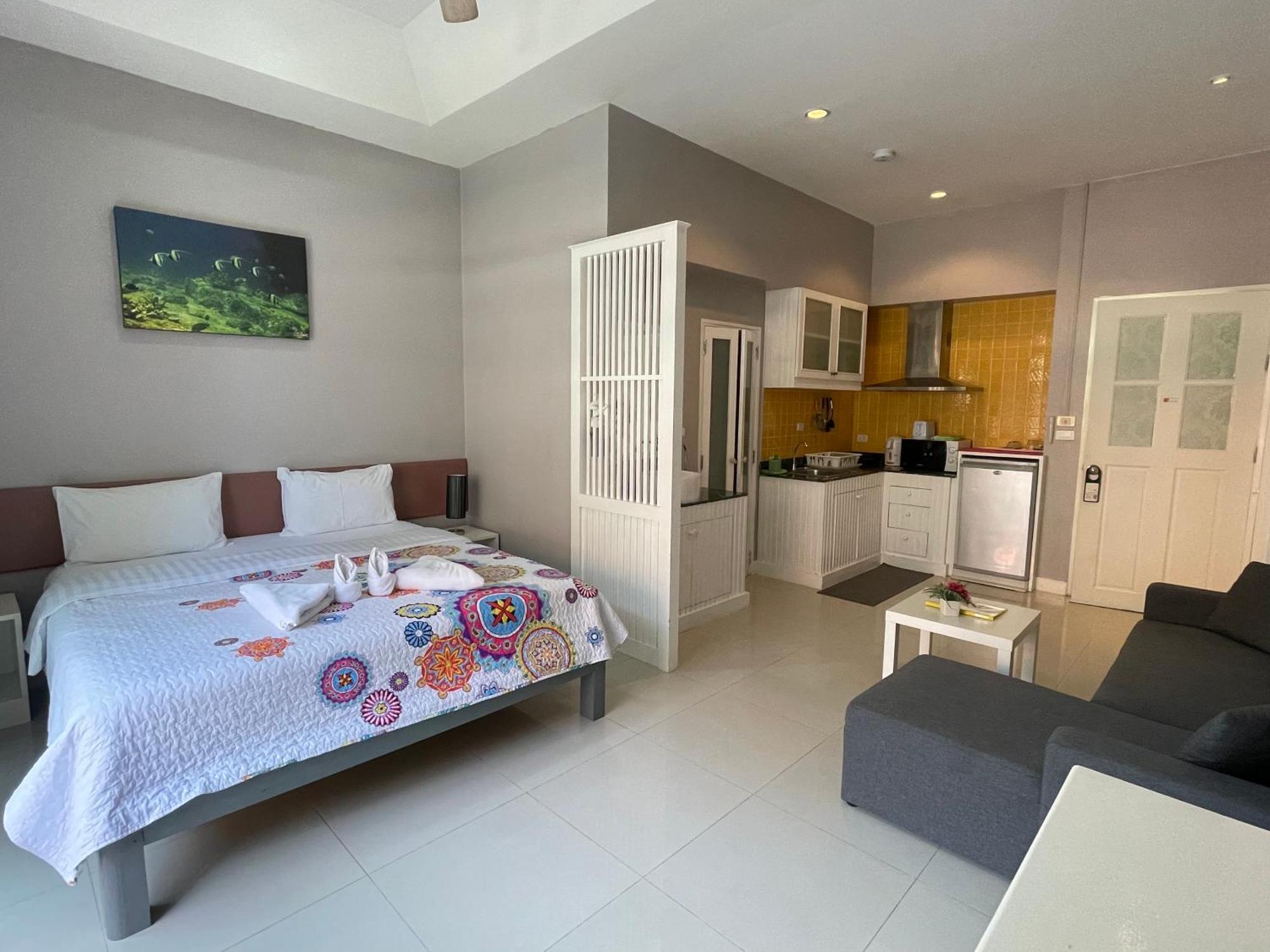 Thalassa Pool Guest house Kata Beach (Phuket)