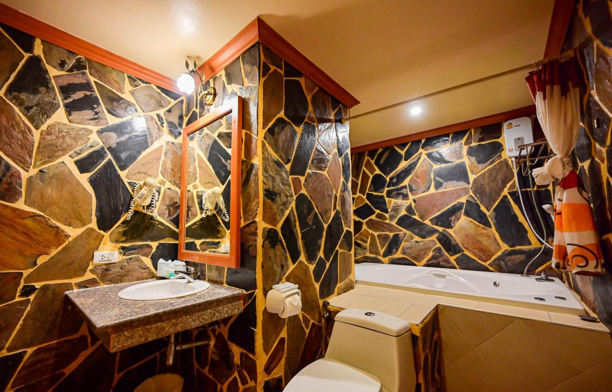 Complex 3* Patong