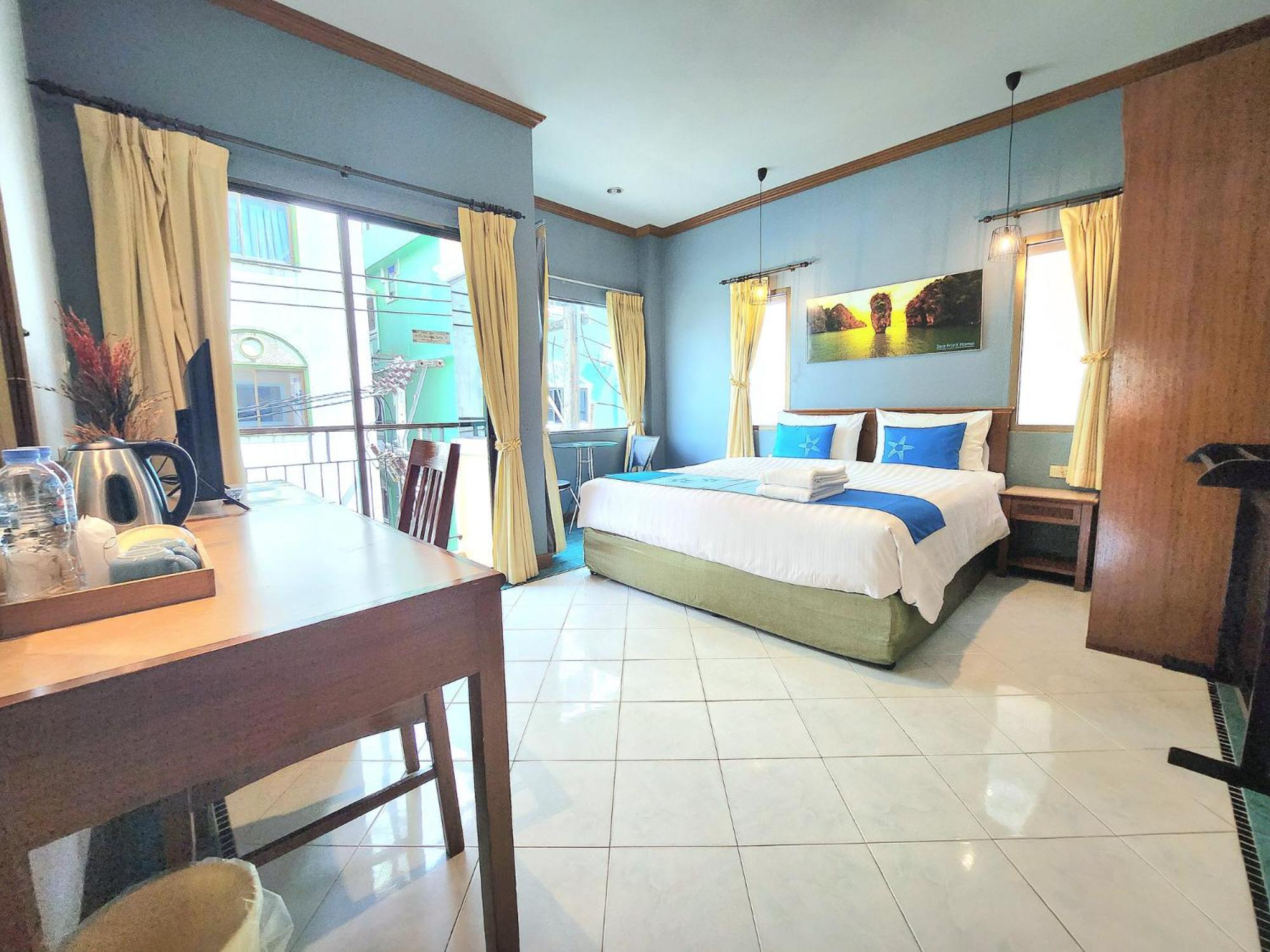Sea Front - 3*