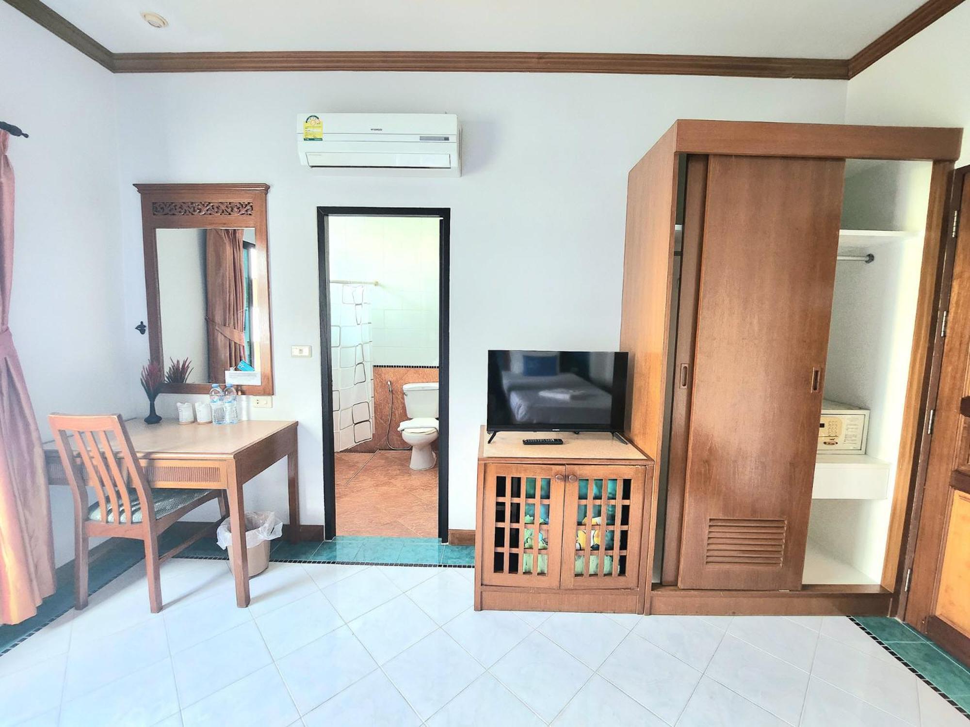Hotel Sea Front - Patong