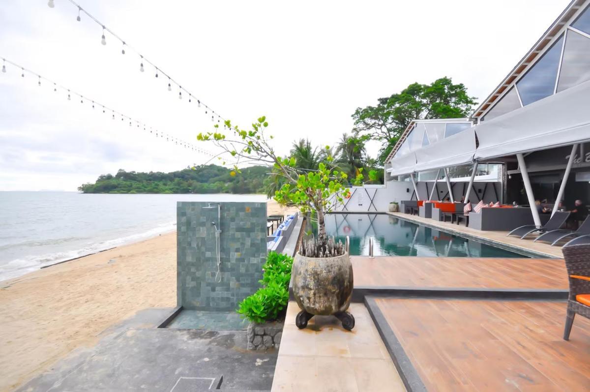 Resort The Nchantra Beachfront *