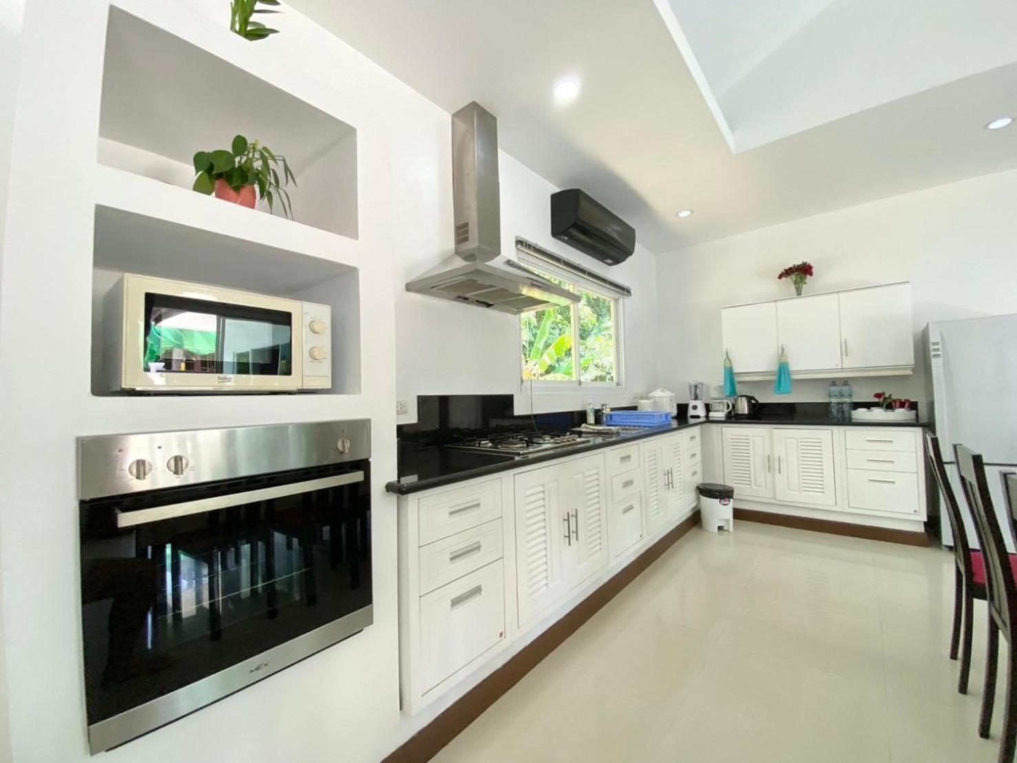 Phikun 4 Bedroom Private Pool Chalong