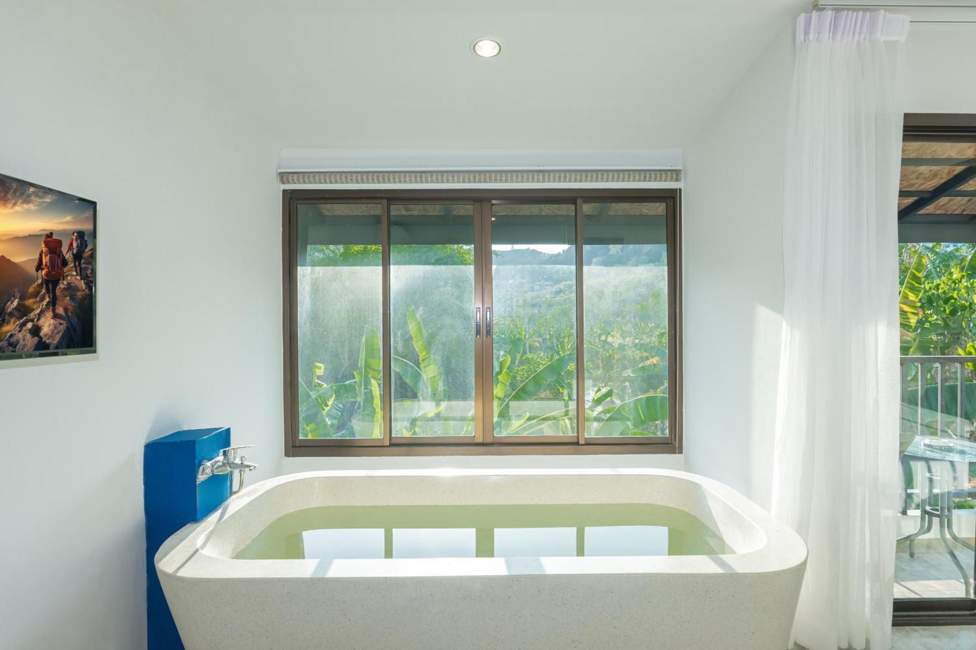 Kraam Silhouette And Cafe Phuket Chalong