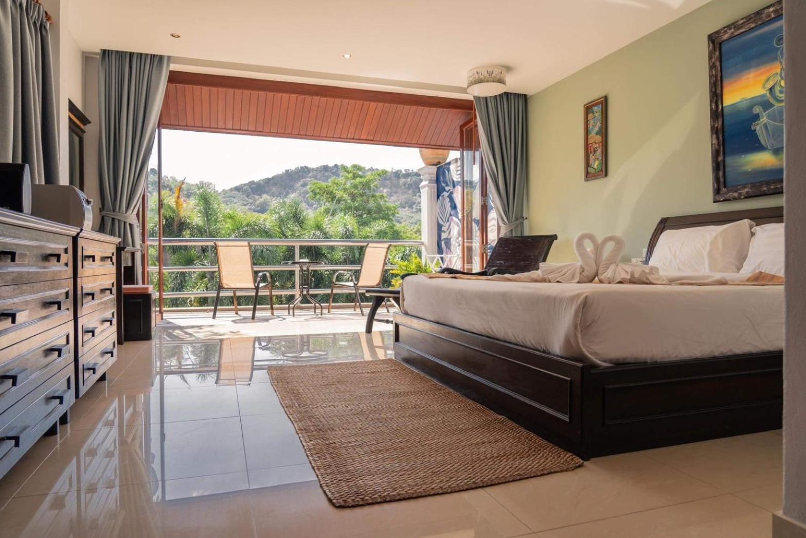 Talay Naiharn Hotel 4*
