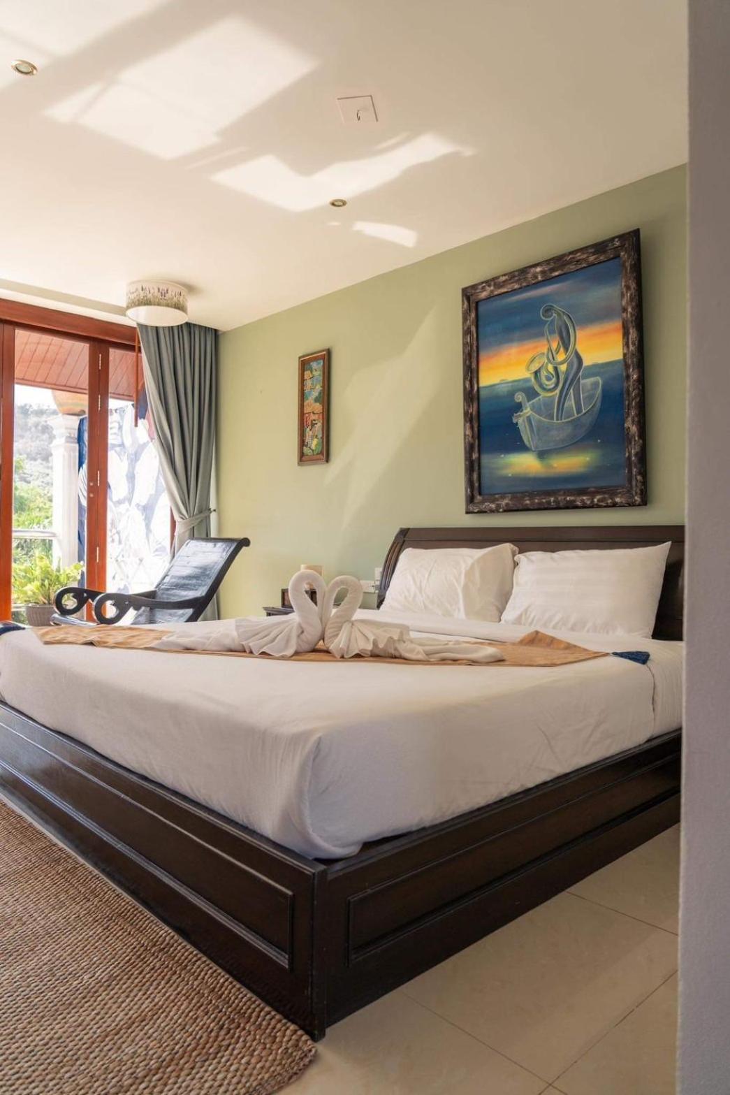 Talay Naiharn Hotel 4*