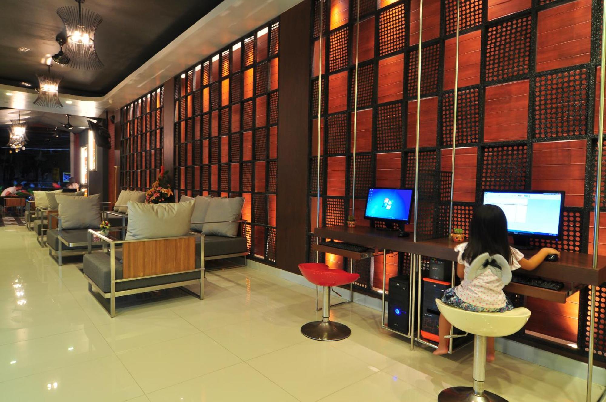 Hotel Platinum And