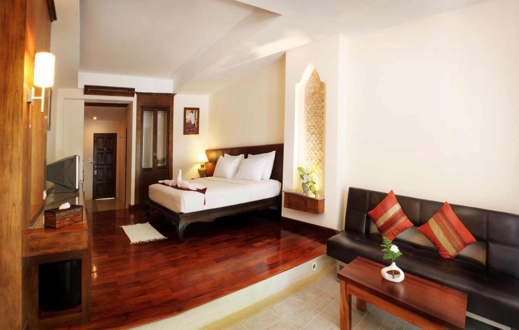 Hotel Baan Pron Phateep Patong