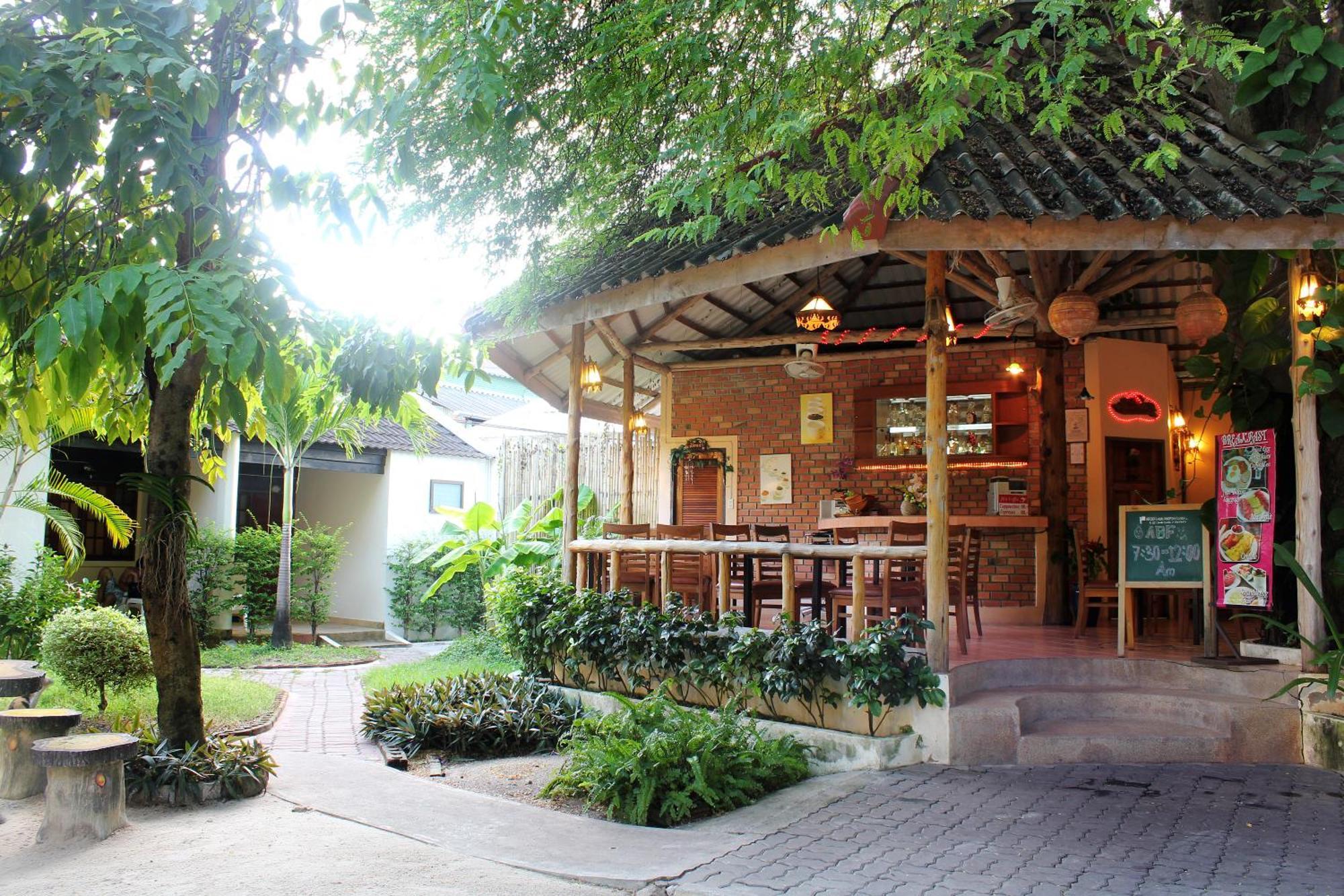 Hotel Baan Pron Phateep