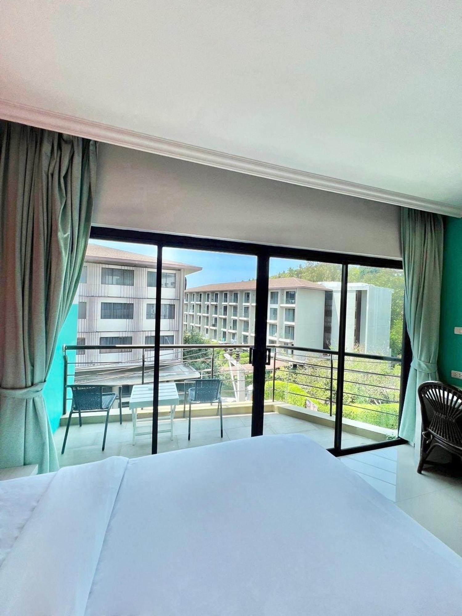 Hotel The Blue Pearl Kata