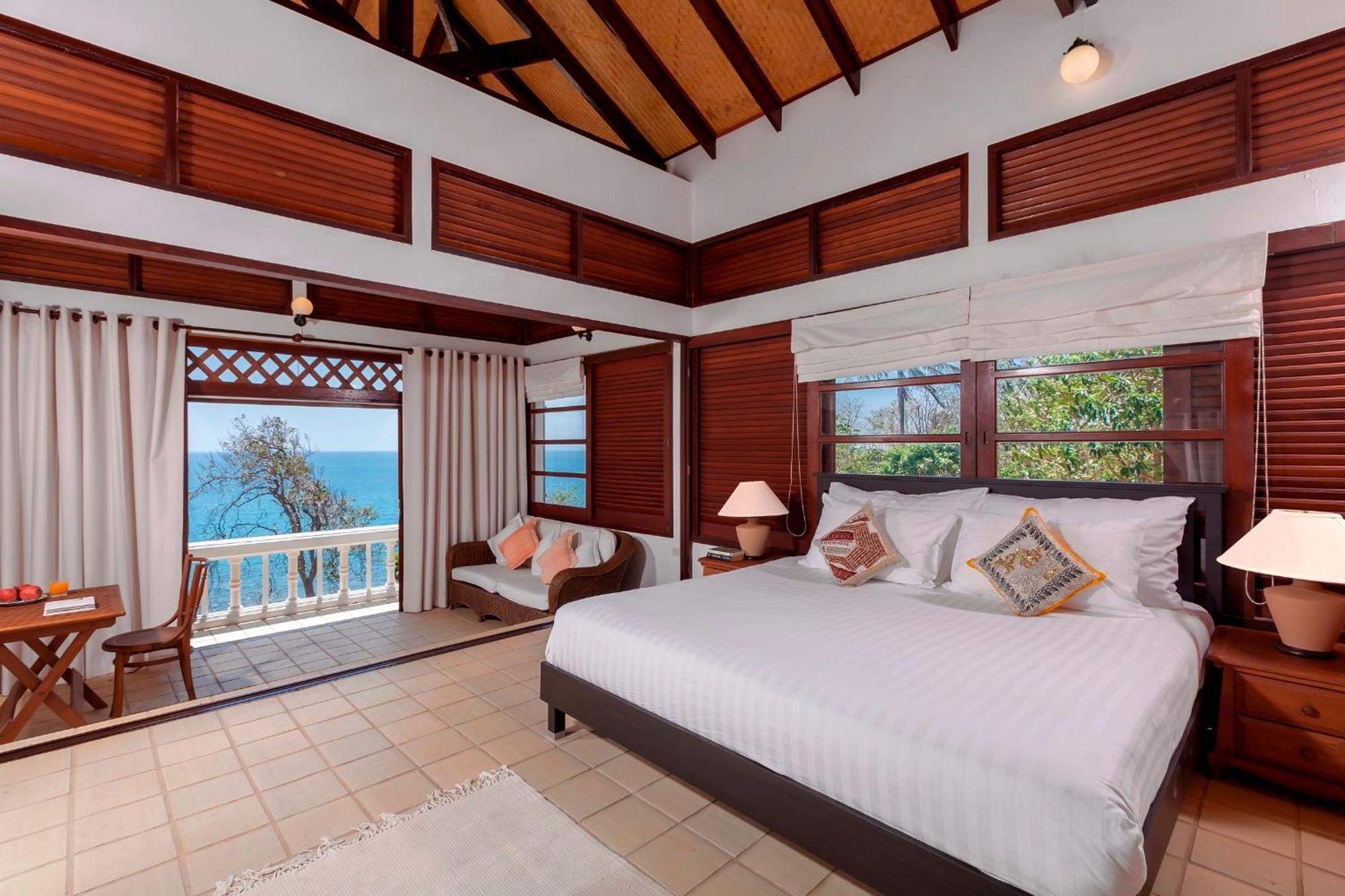 Villa Baan Khunying - Secluded Phuket Beachfront Villa *