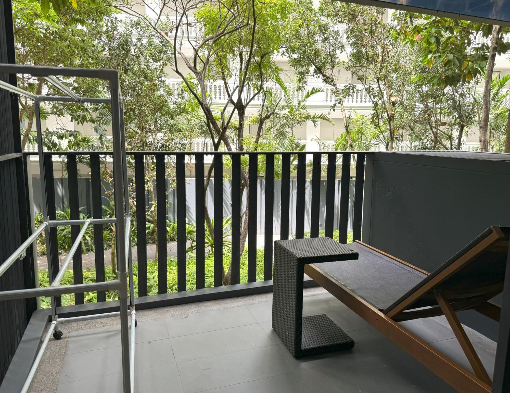 The Deck By Lofty Apartment *