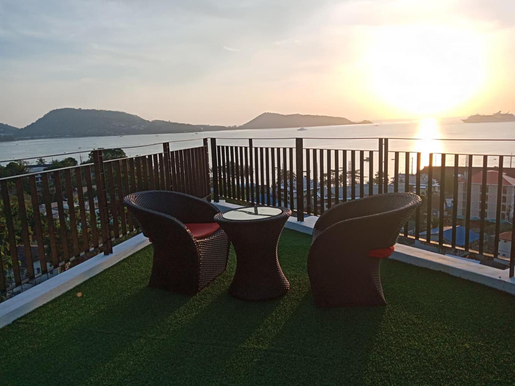 Rossarin Sea View Hotel