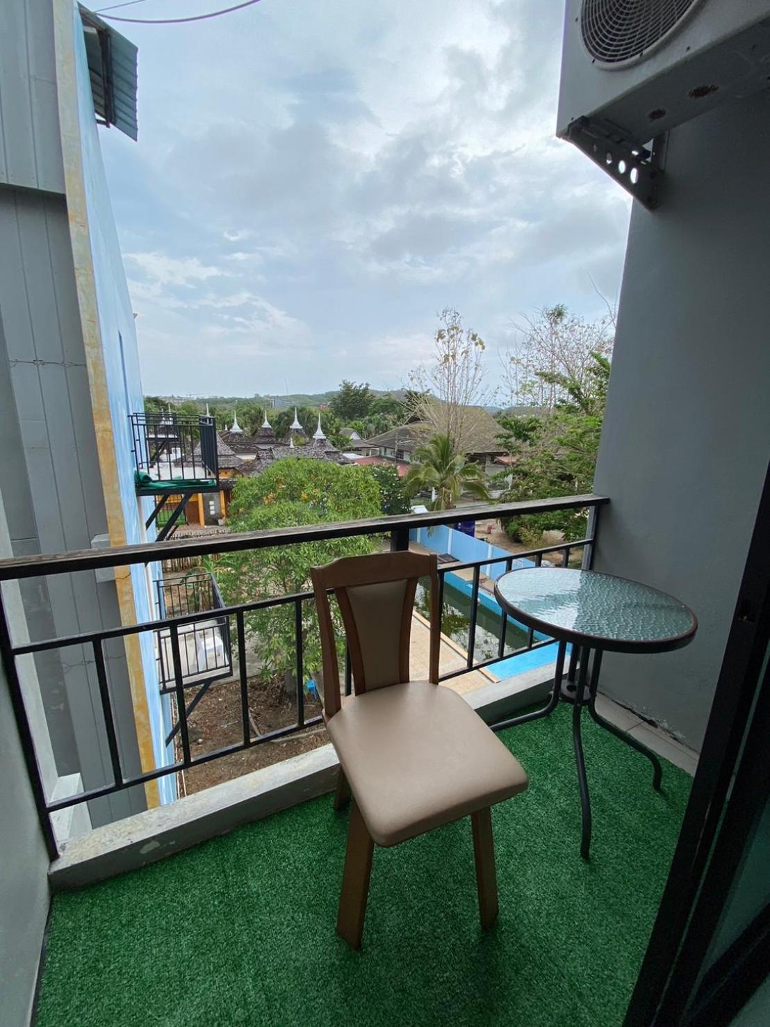 Maria's Guest House, Restaurant & Bar *