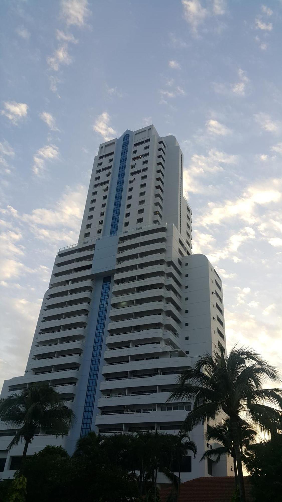 Tower Seaview 3 Bedrooms Pta 2025 Apartment