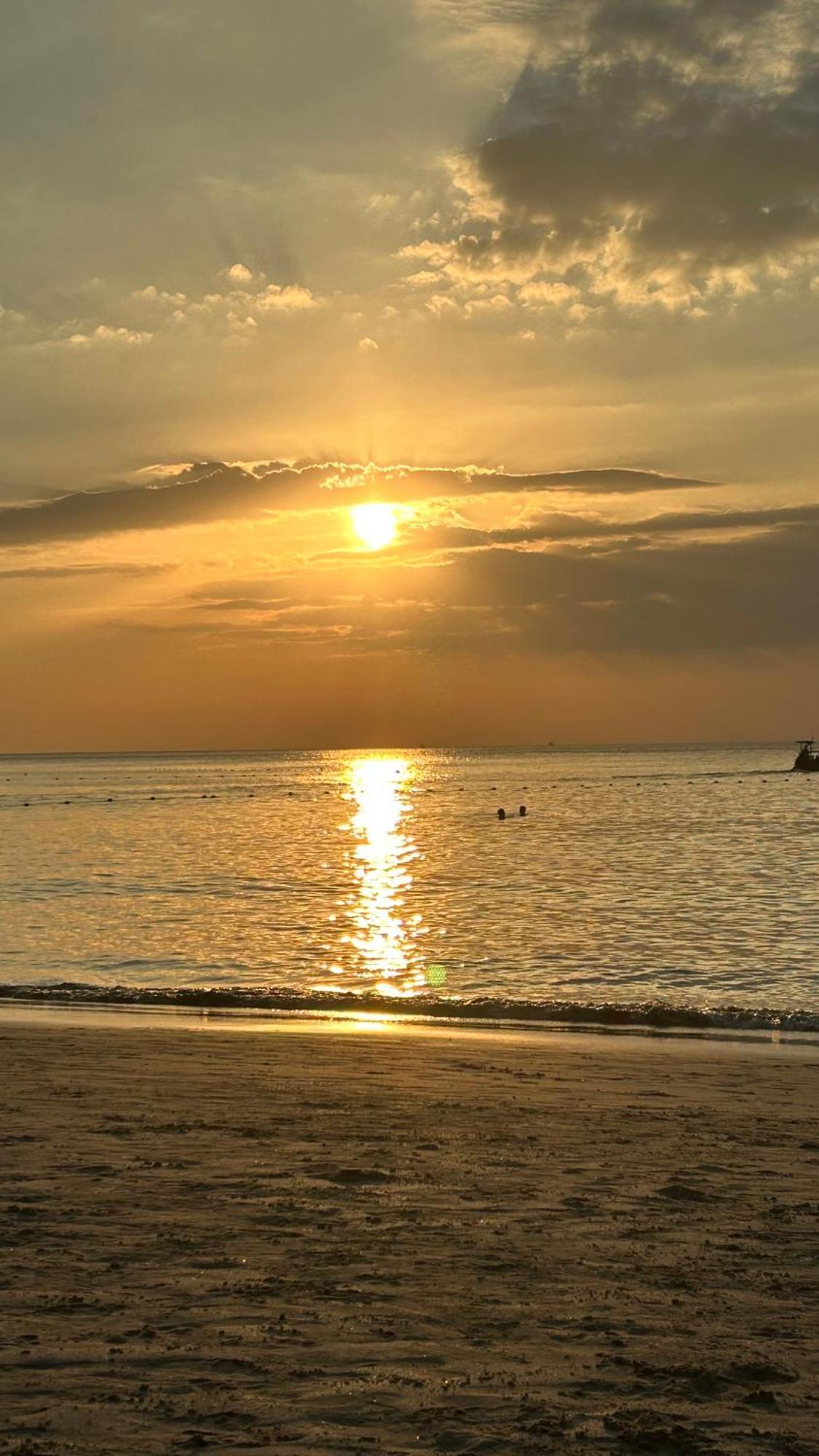 The Viva High Apartment Patong