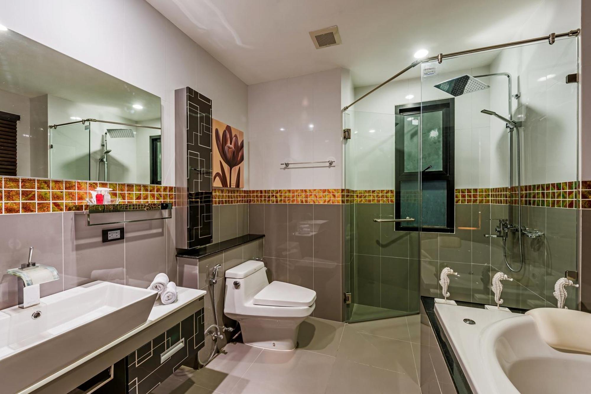 Chalong Miracle Lakeview Phuket