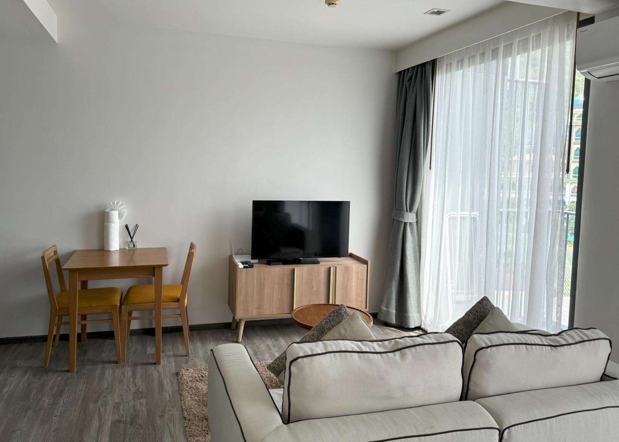 The Deck By Lofty Apartment Patong