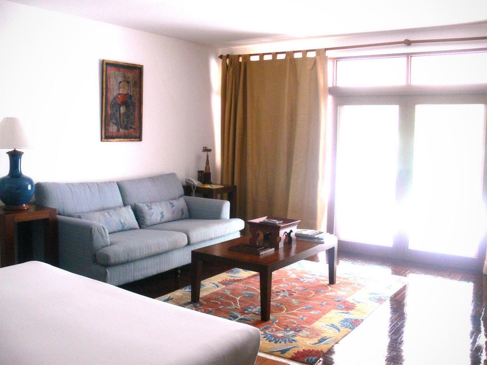 Blue Canyon Country Club Hotel *