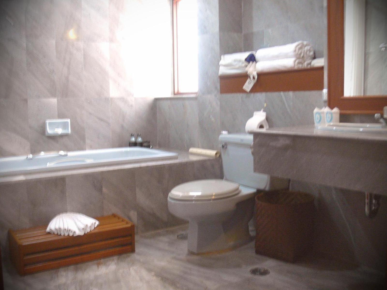 Hotel Blue Canyon Country Club *
