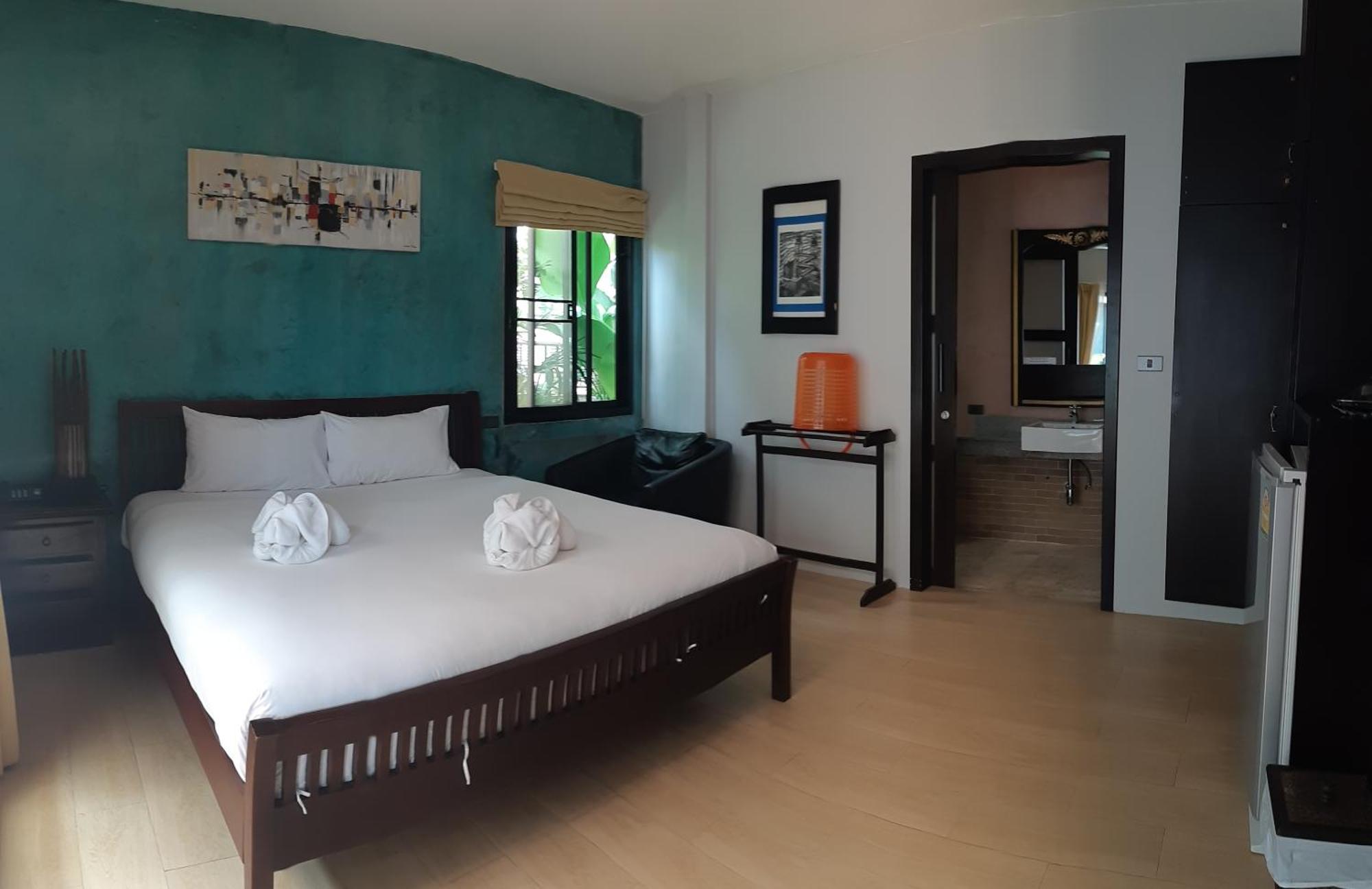 Cocoville Phuket - Sha 3*