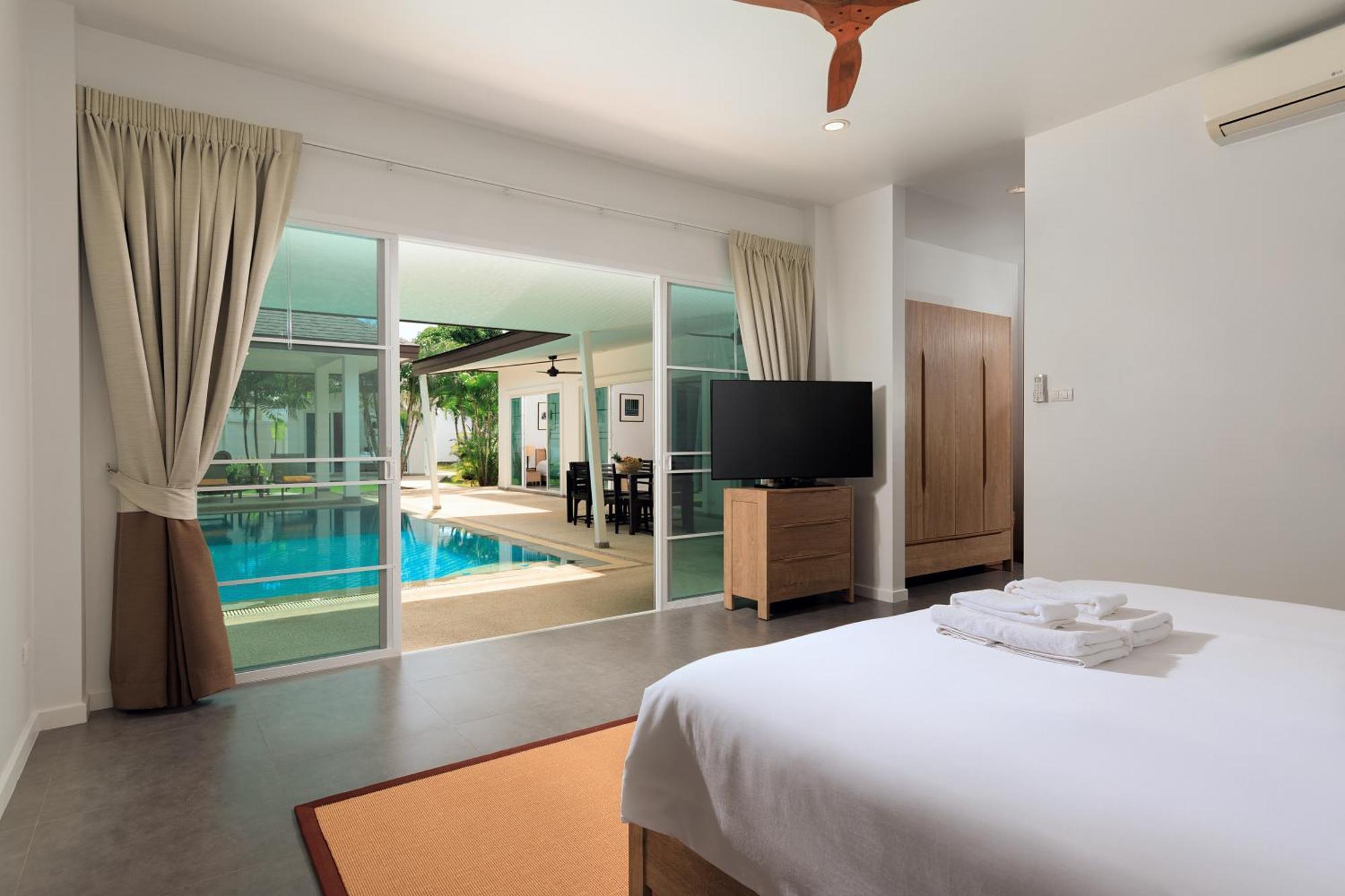 Villa Casabay Luxury Pool By *