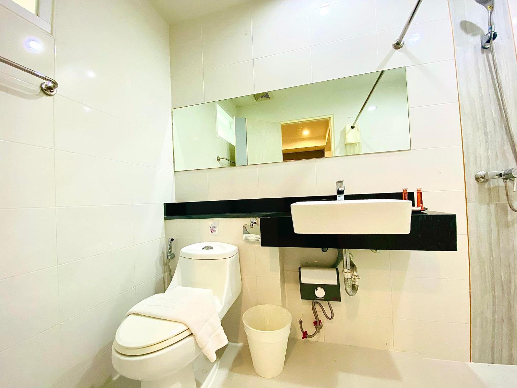 Hotel The Palms - Sha Extra Phuket