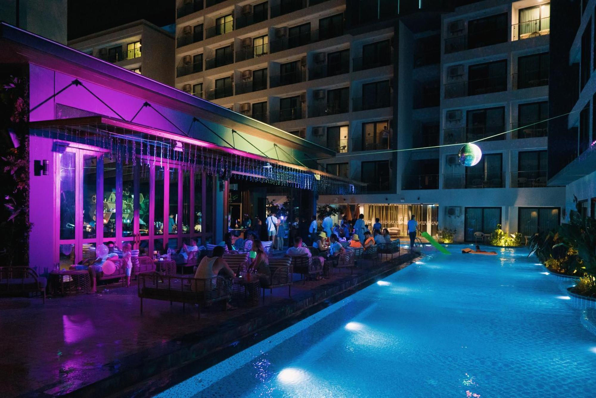 Wekata Luxury Hotel 4*